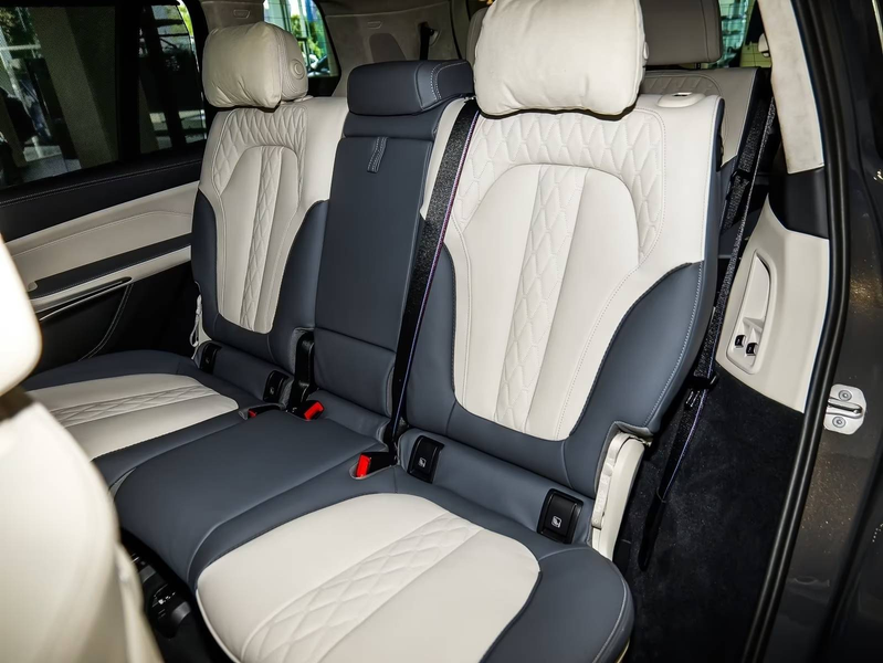 BMW X7 xDrive 40 d M Sport — photo 8