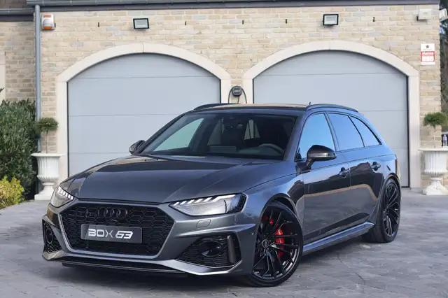 Audi RS4 CERAMIC *B&O *PANO *DRC *MATRIX *360 *RS DESIGN