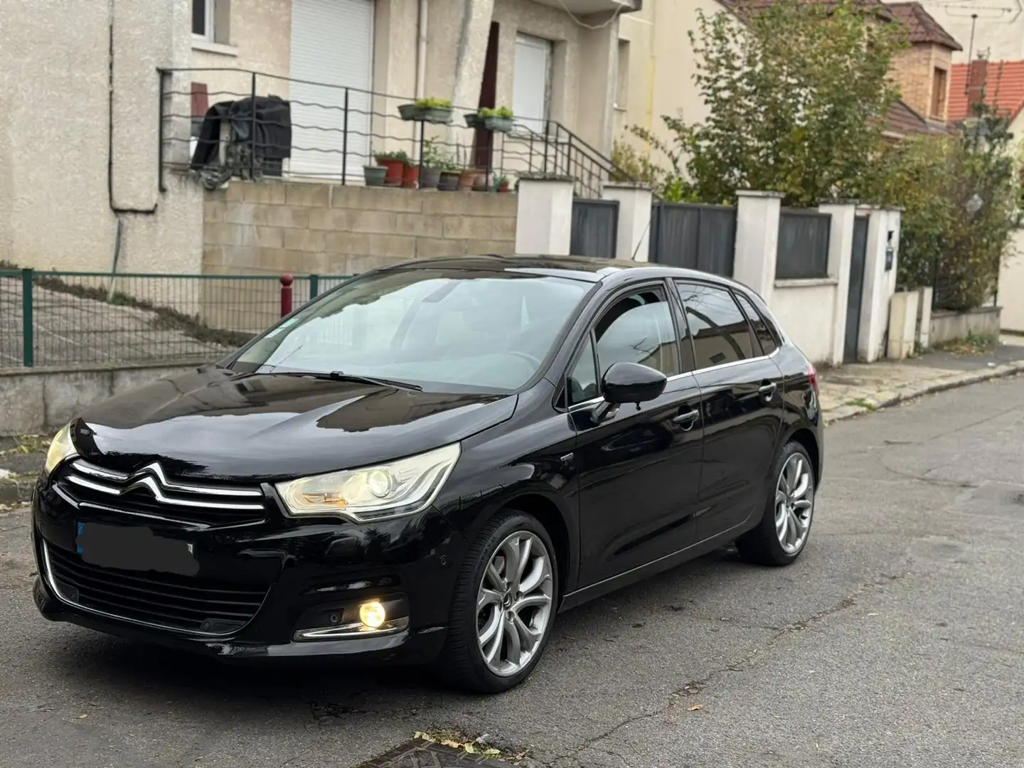 Citroen C4 HDi 150 Exclusive + - 1