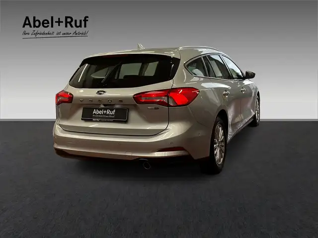 Ford Focus view 7