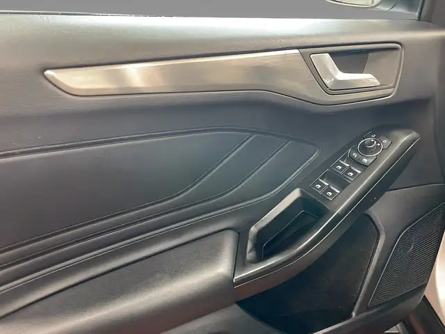 Ford Focus view 14