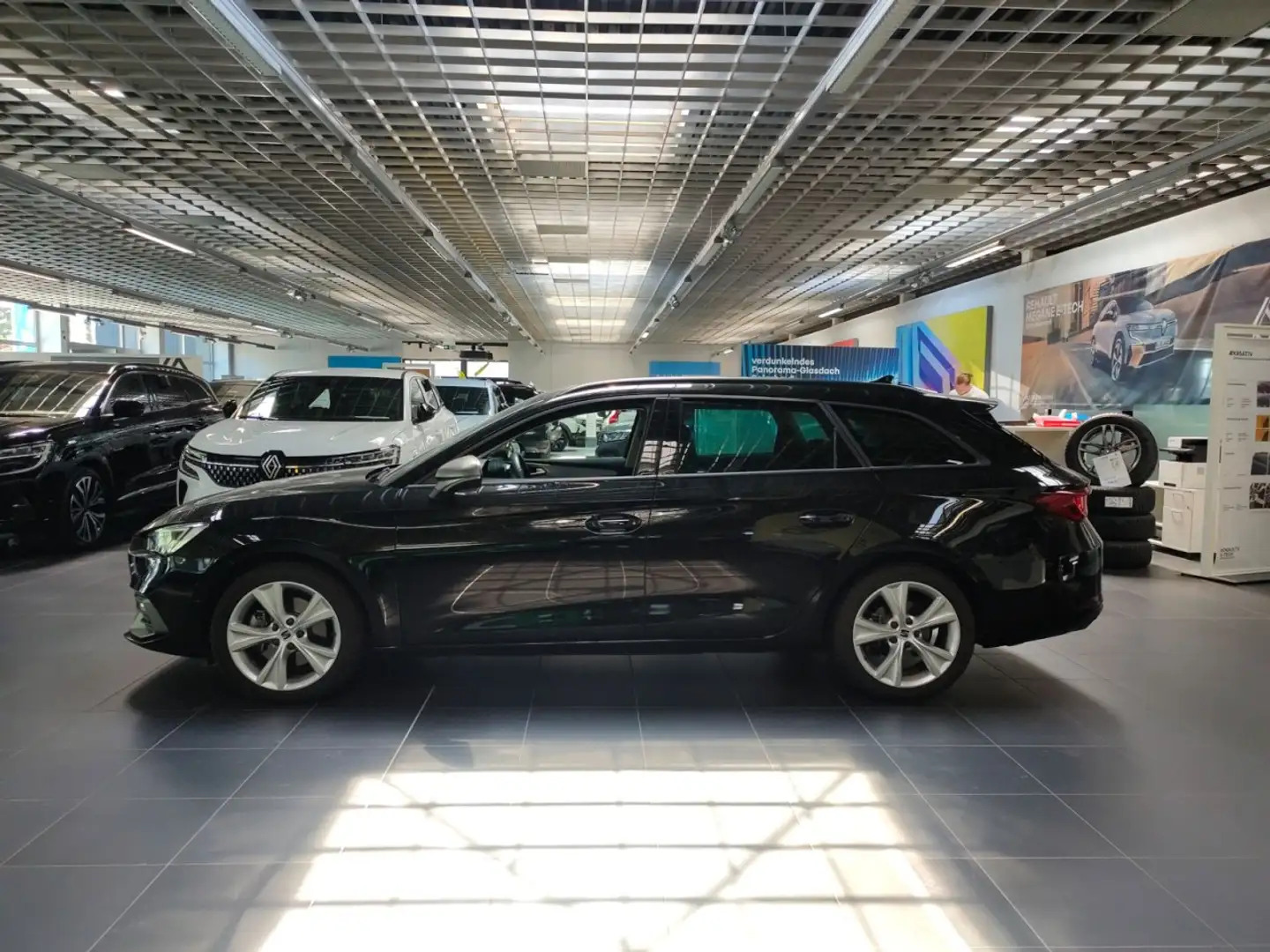 SEAT Leon Sportstourer FR 4Drive Klima Navi Rückfahrkamera Schwarz - 2