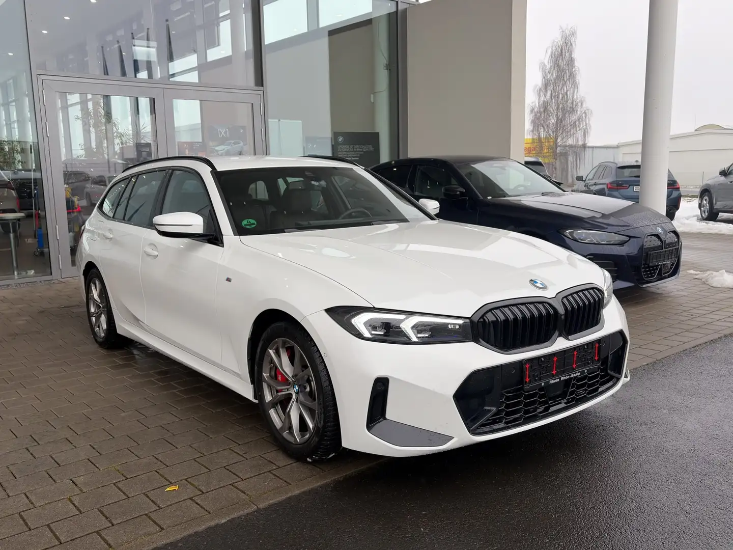 BMW 320 d Touring M Sportpaket Hifi.AHK.Park+.DriveA Weiß - 2