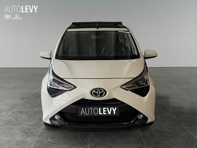 Toyota Aygo view 9