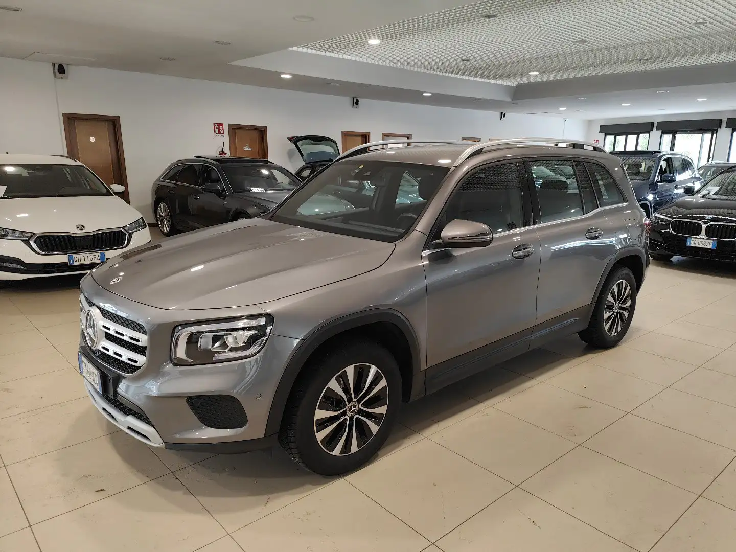 Mercedes-Benz GLB 220 d 190cv 4Matic Sport Auto Navi Camera Fari LED Grigio - 1