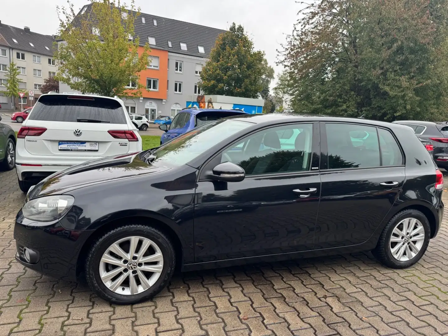 Volkswagen Golf VI Style/LPG/Sehr gepflegt/ Schwarz - 2
