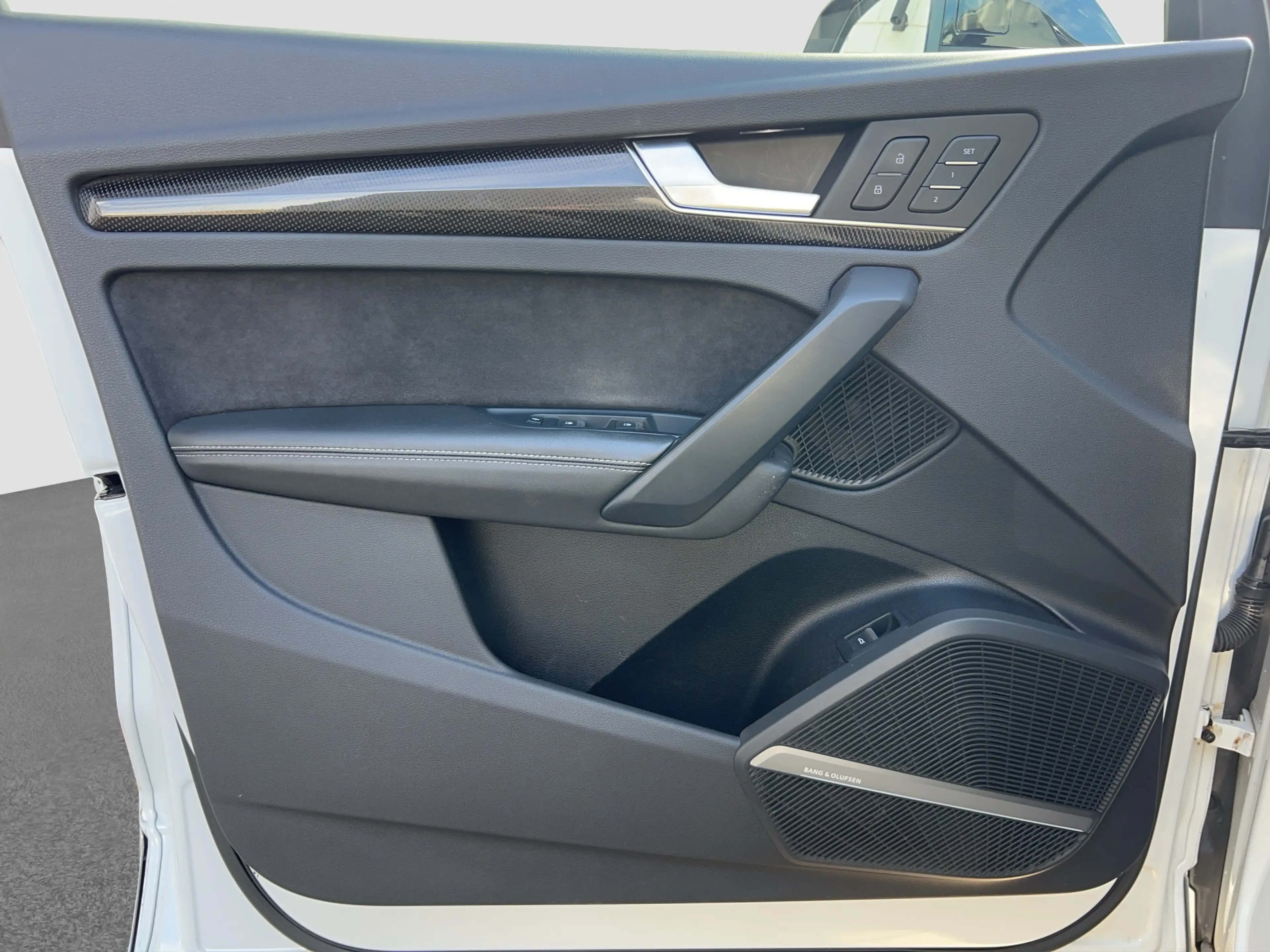 Audi SQ5 3.0 TDI quattro PANO HUD AHK LUFT MATRIX B&O LM22 — photo 9
