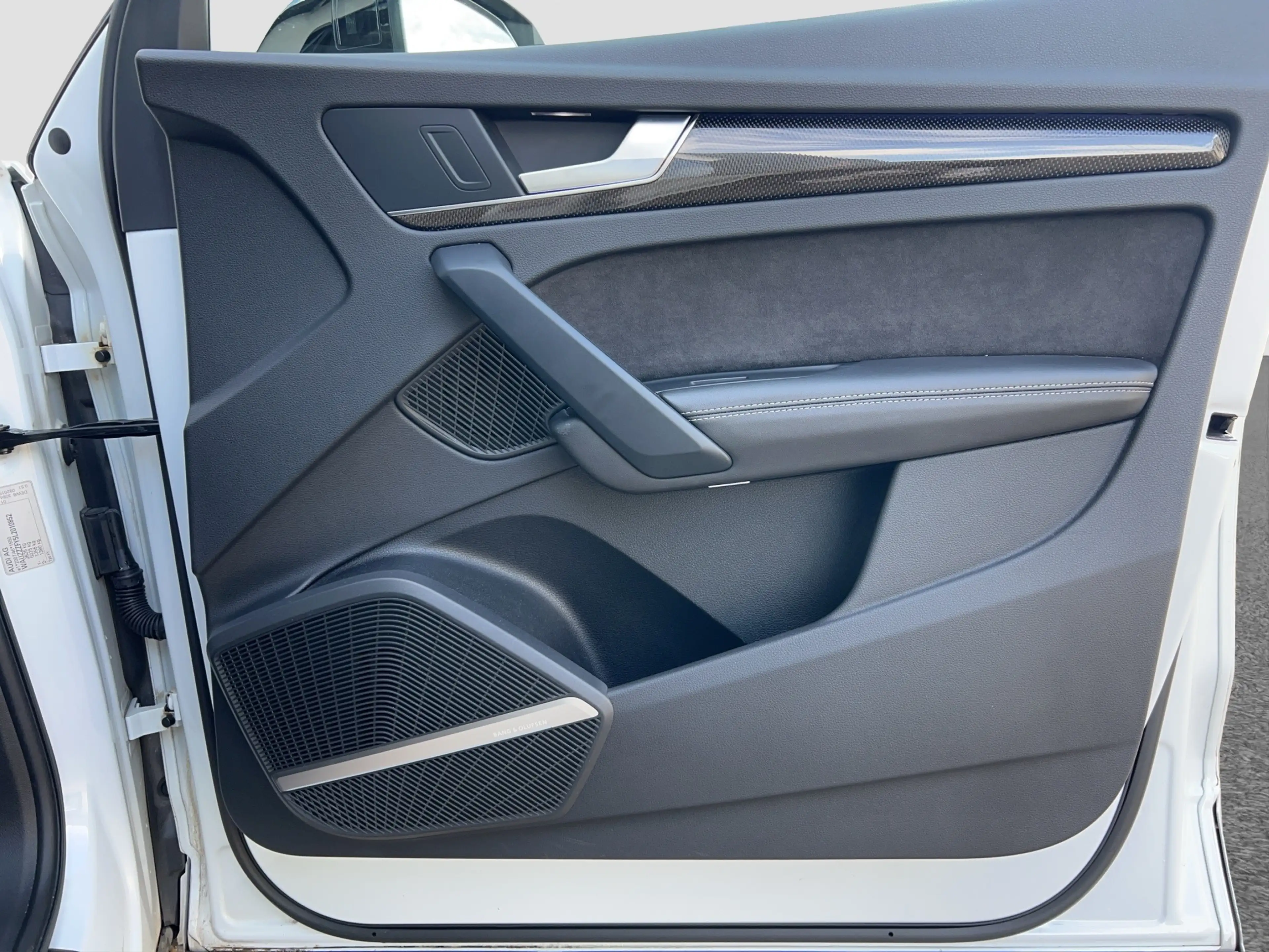 Audi SQ5 3.0 TDI quattro PANO HUD AHK LUFT MATRIX B&O LM22 — photo 23