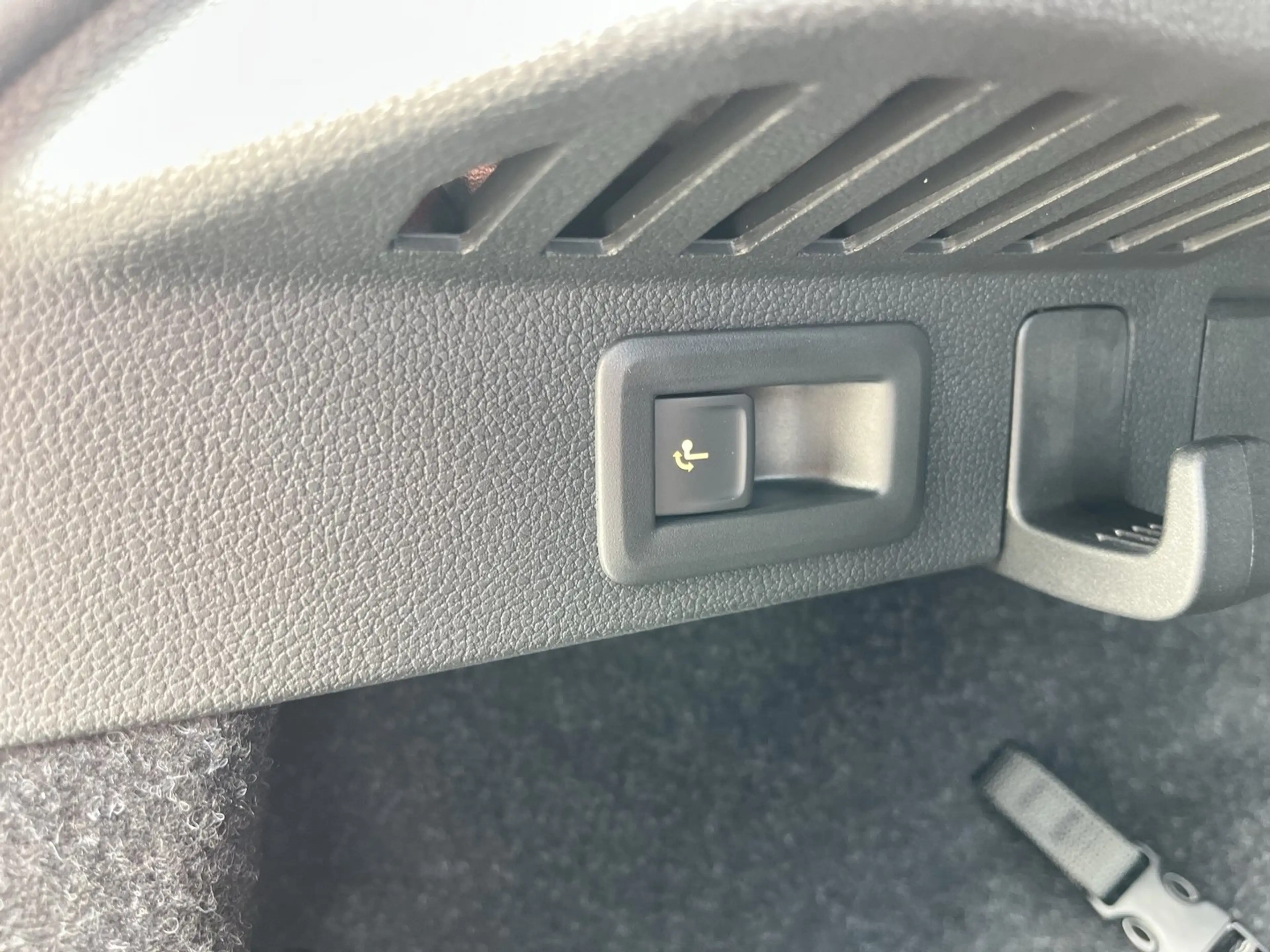 Skoda Kamiq Selection TSI DSG — photo 14