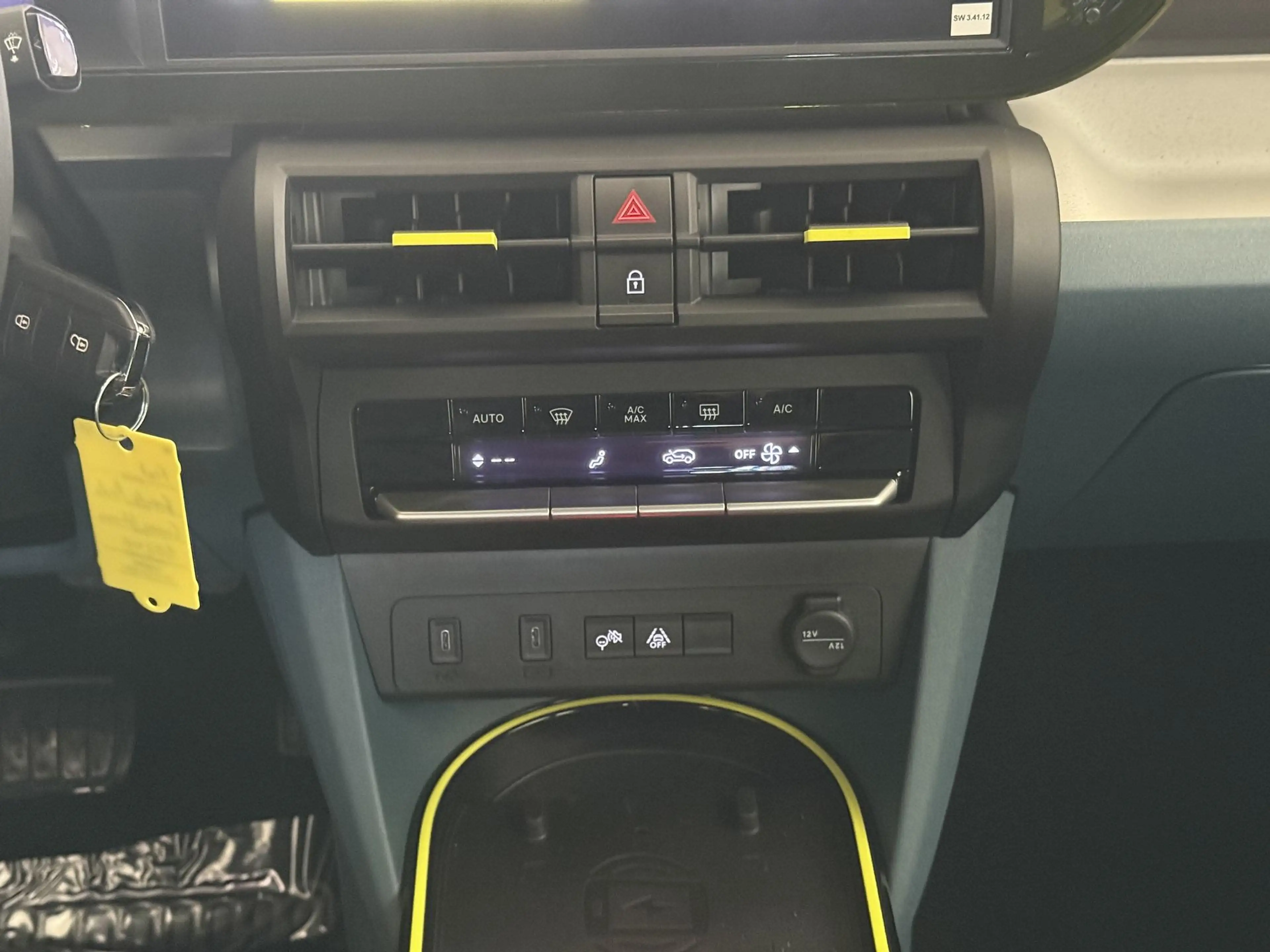 Fiat Grande Panda Icon HYBRID 1.2 eDCT 81 kW (110 PS) Tech-Paket,... — photo 13