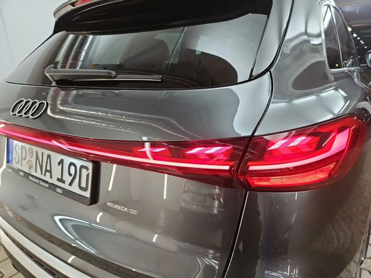 Audi SQ5 AHK Sitzbelüftung TechPro Memory Interieur S 12