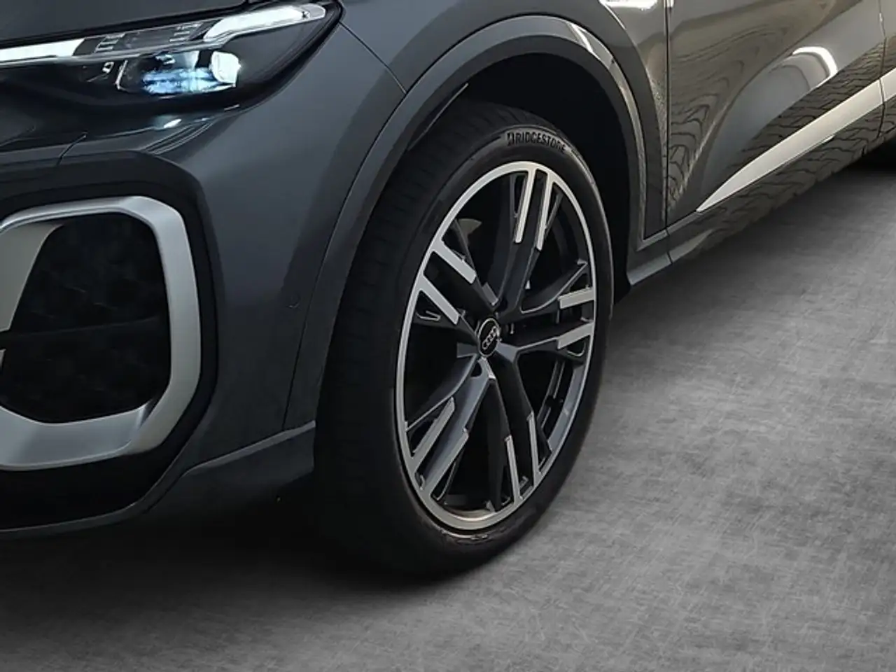 Audi SQ5 AHK Sitzbelüftung TechPro Memory Interieur S 4