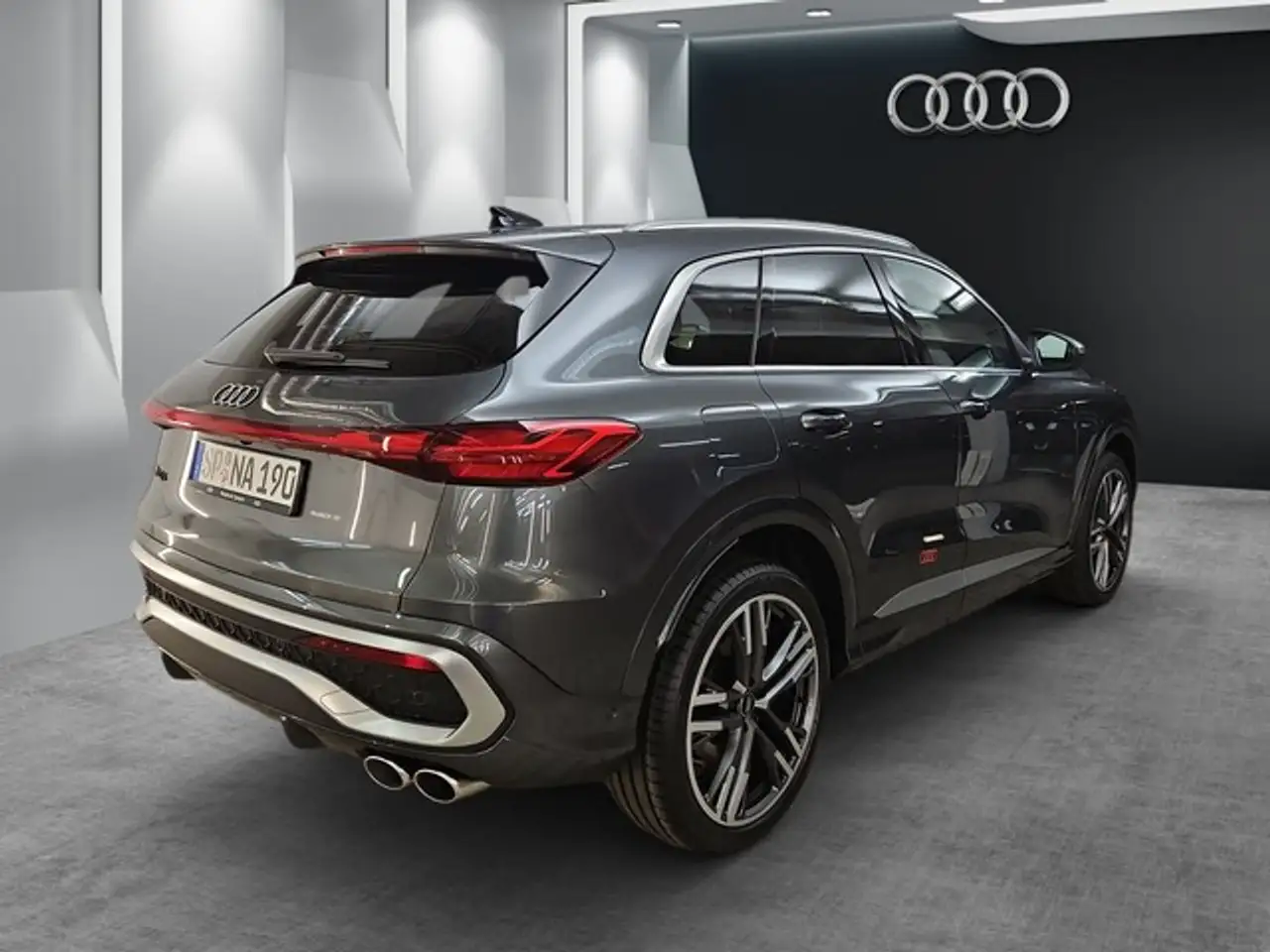 Audi SQ5 AHK Sitzbelüftung TechPro Memory Interieur S 14