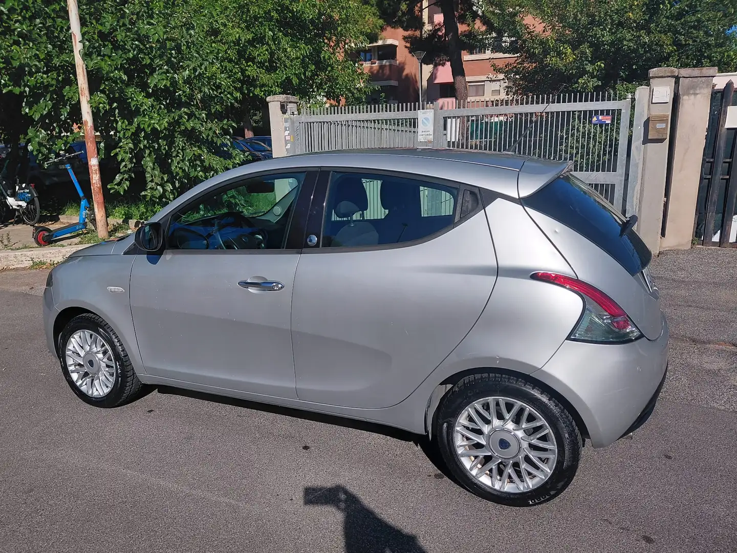 Lancia Ypsilon Ypsilon III 2011 1.2 8v Gold ecochic Gpl 69cv E6 Gri - 1