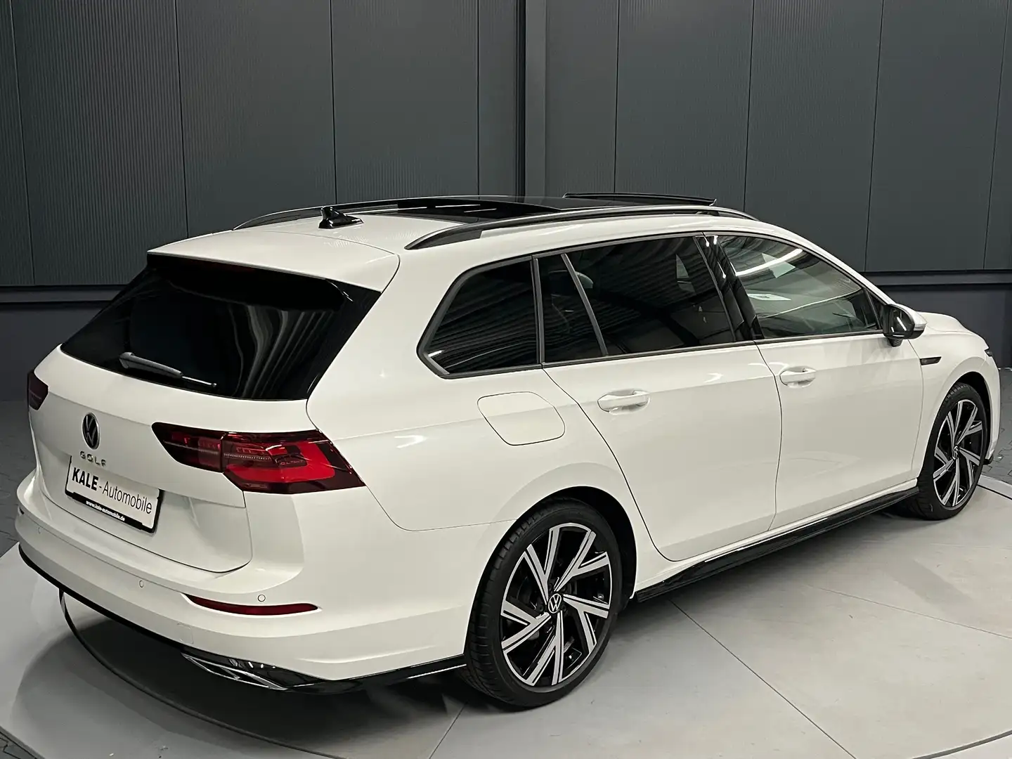 Volkswagen Golf Variant VIII R-Line*18Zoll*PANORAMA*VW-GARANTIE*Metallic* Weiß - 2