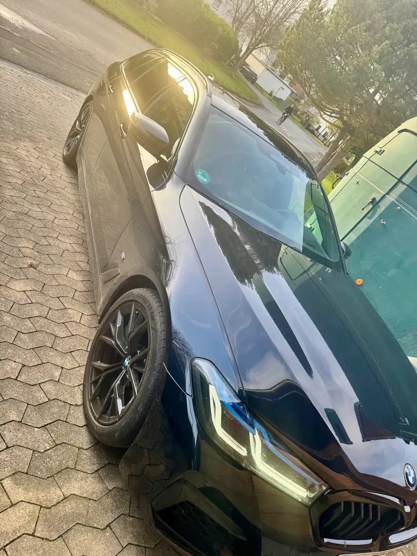 BMW 530 530d Touring Aut.M Sport Edition Schwarz - 2