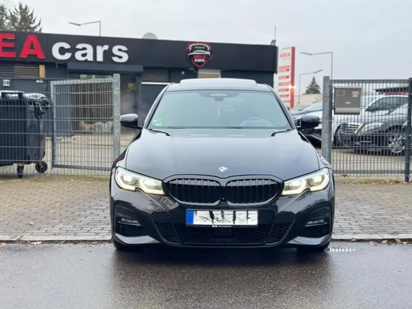 BMW 330 e xDrive M Sport Lim. SHD*LED*HUD*360°H&K* Чорний - 2