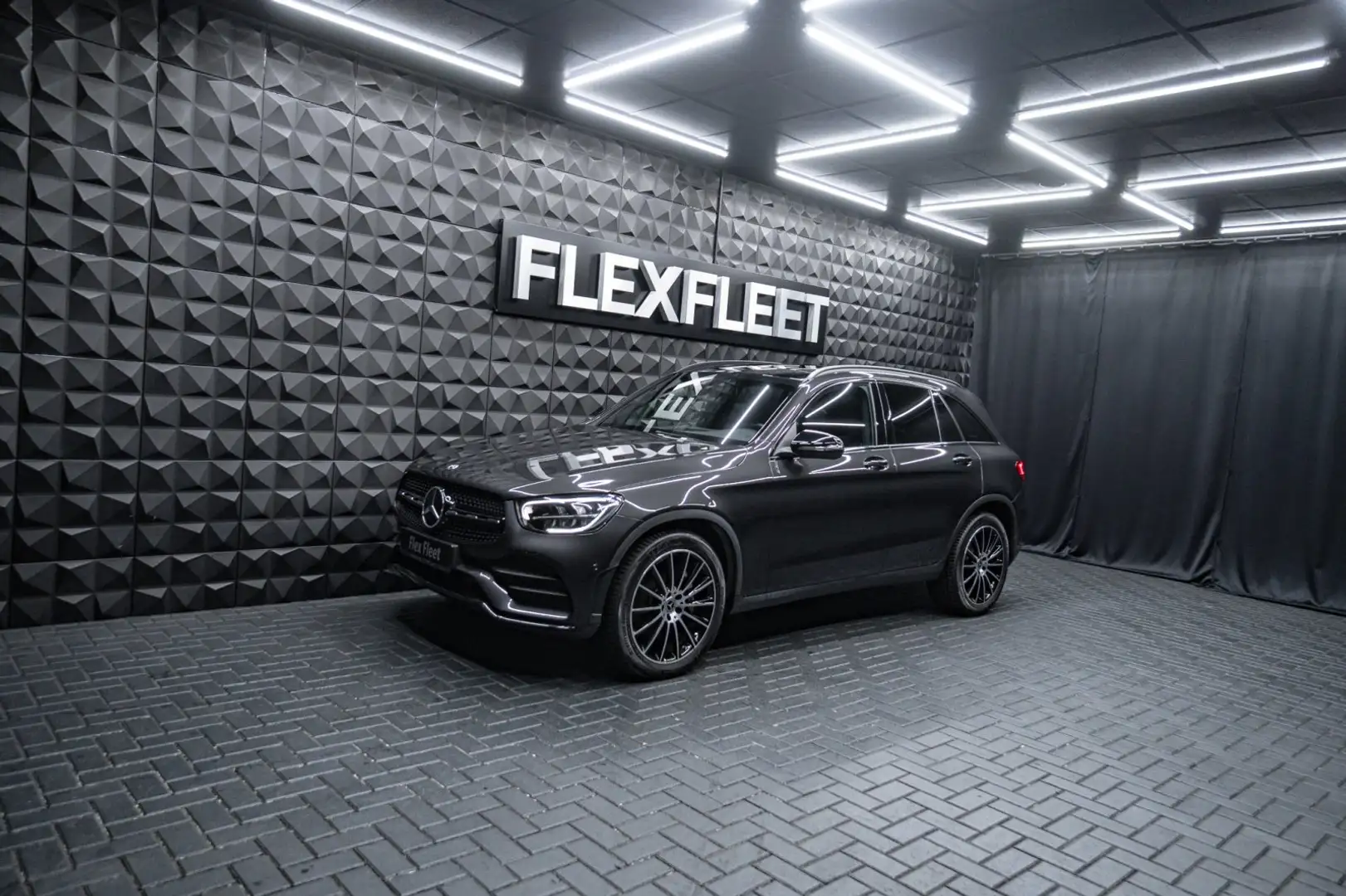 Mercedes-Benz GLC 220 d AMG 4Matic MBUX Pano AHK Grau - 1