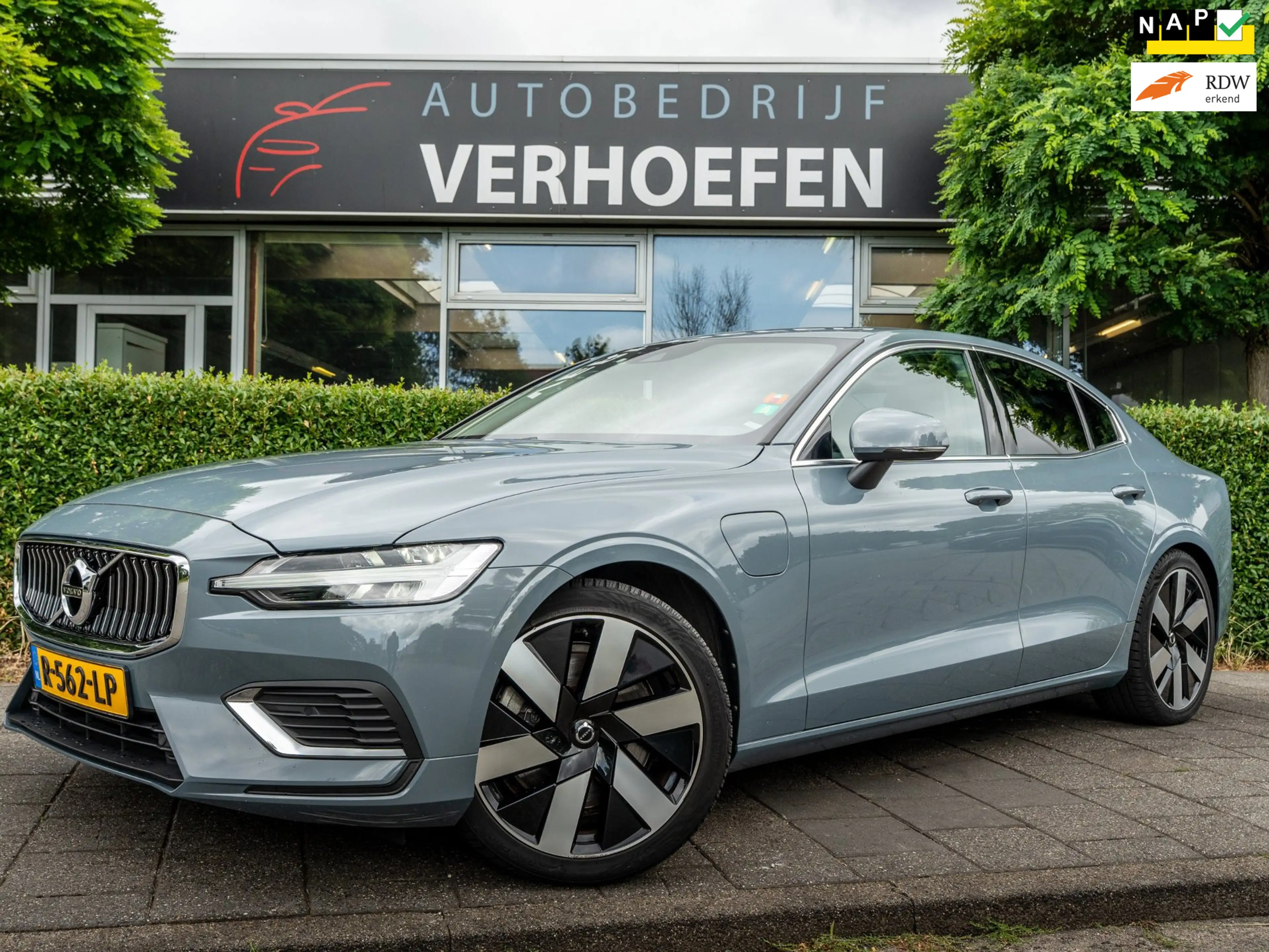 Volvo S60 2.0 Recharge T6 AWD Core - PARKEERCAMERA - AUTOMAA