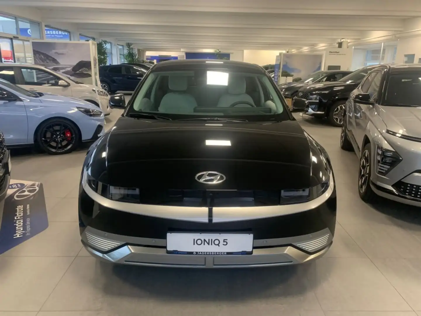 Hyundai IONIQ 5 Elektro 77,4kWh Top Line Long Range Aut. Schwarz - 2