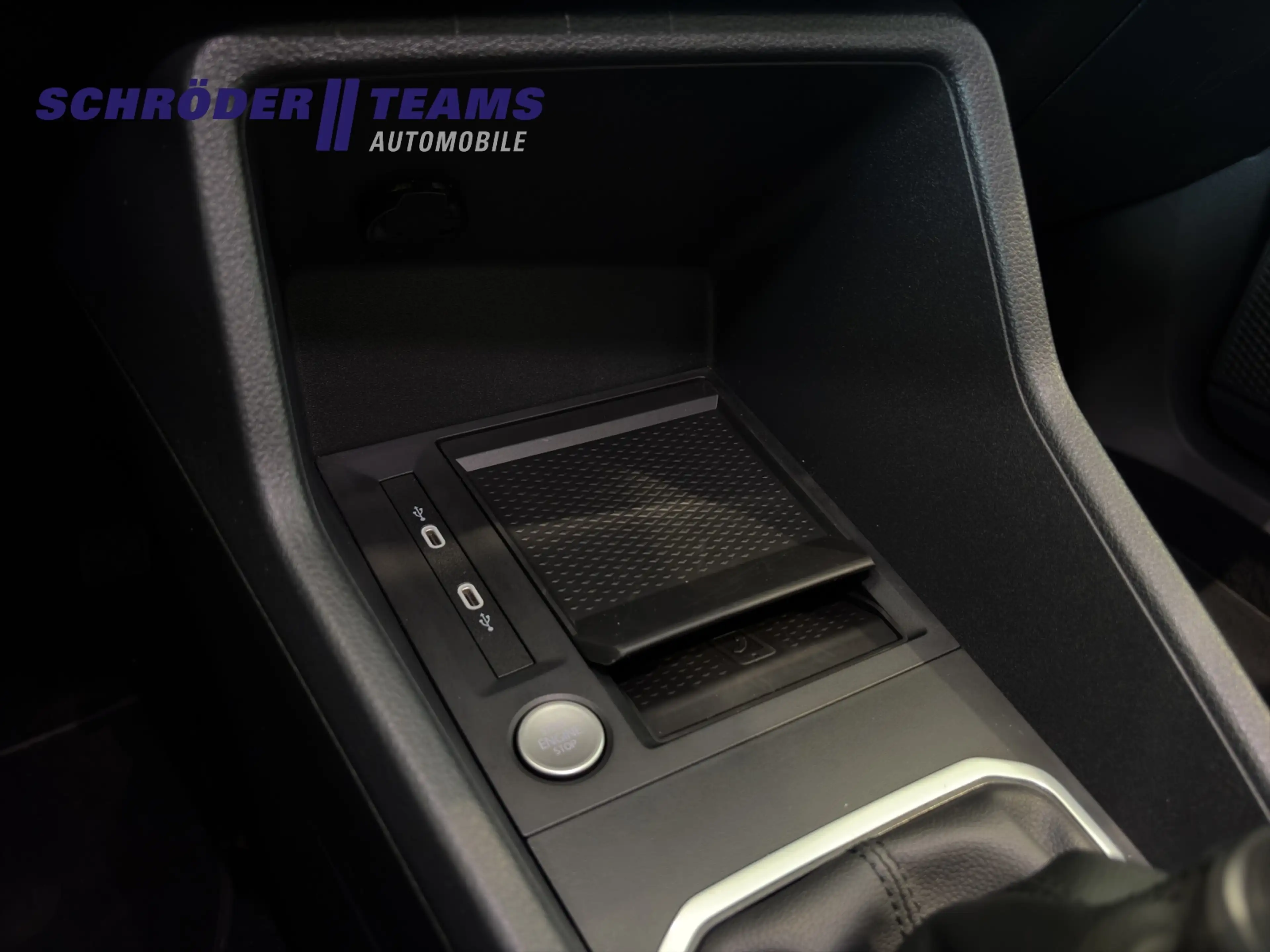 Ford Grand Tourneo Connect Titanium — photo 13