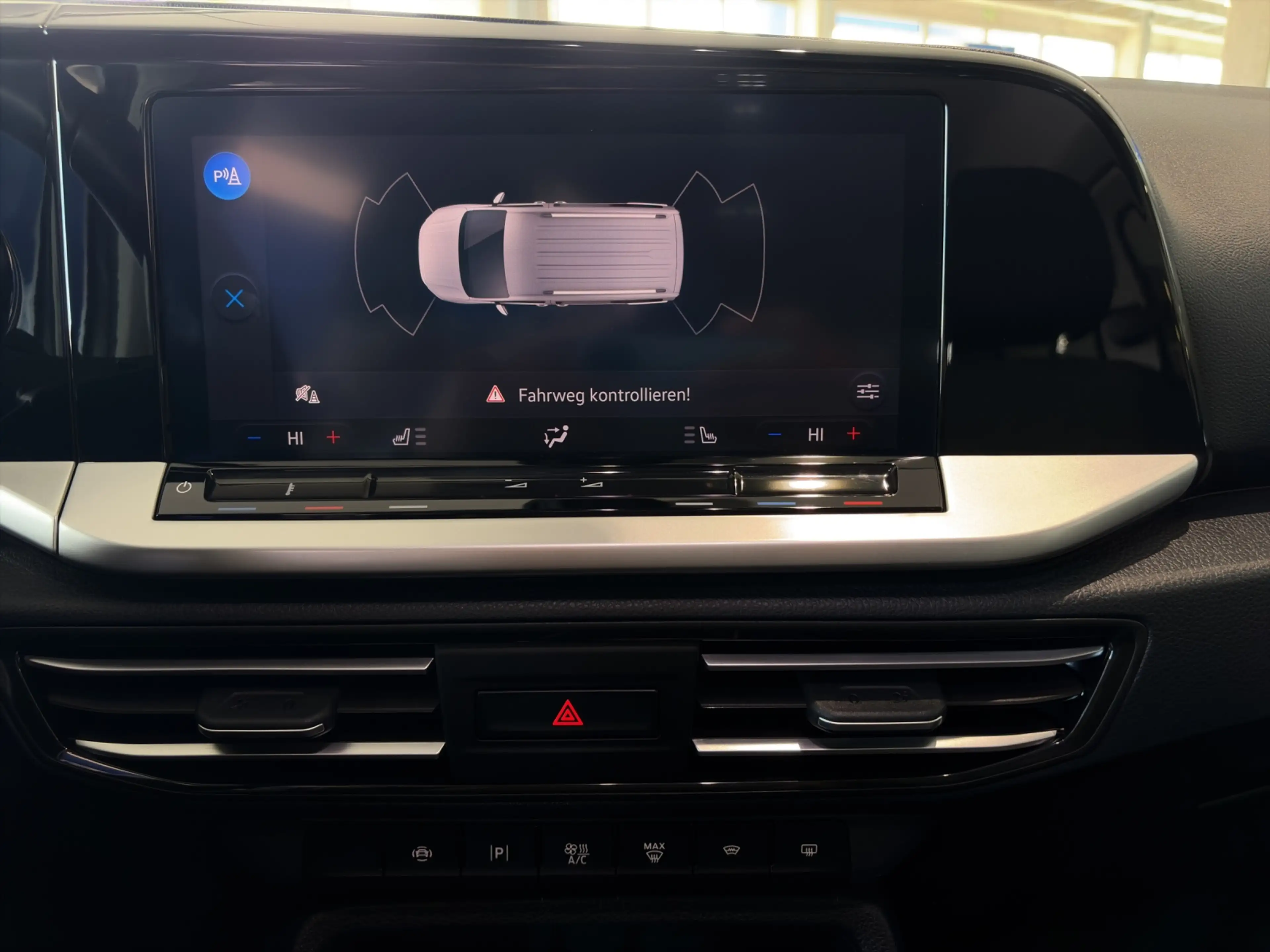 Ford Grand Tourneo Connect Titanium — photo 15
