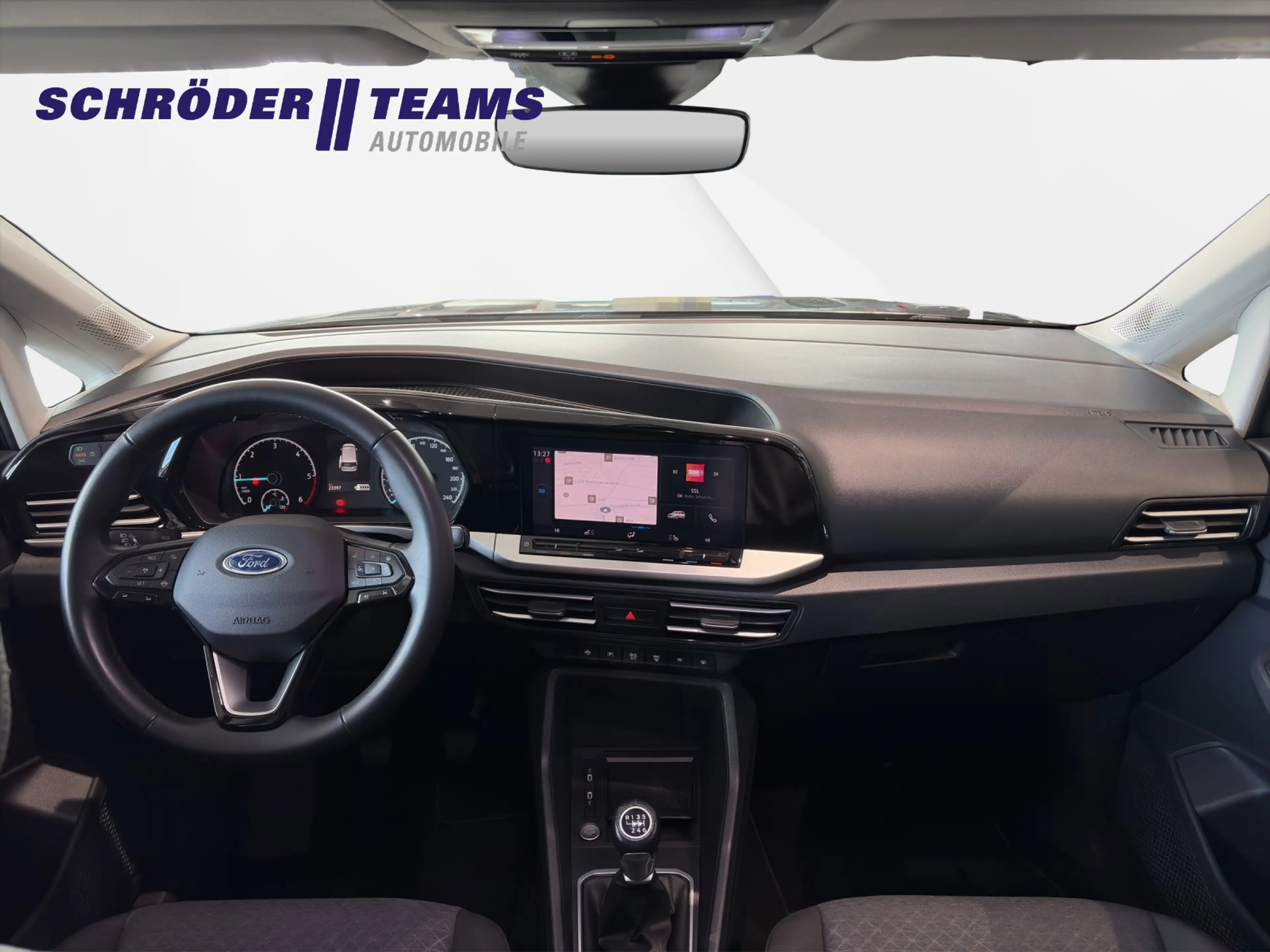 Ford Grand Tourneo Connect Titanium — photo 9
