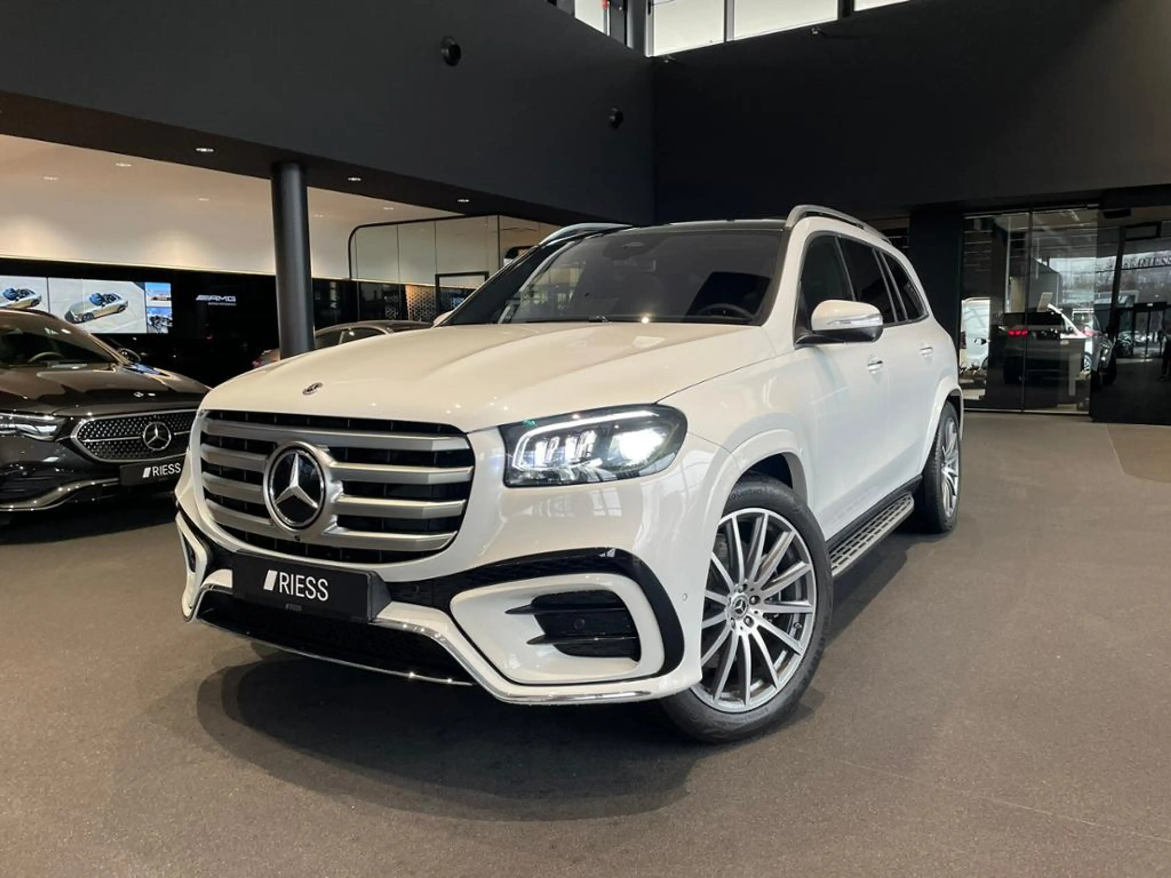 Mercedes-Benz GLS 580 AMG+PANO+HUD+STDHZG+AIRM+KEYL+MULTIBEAM+ — photo 2