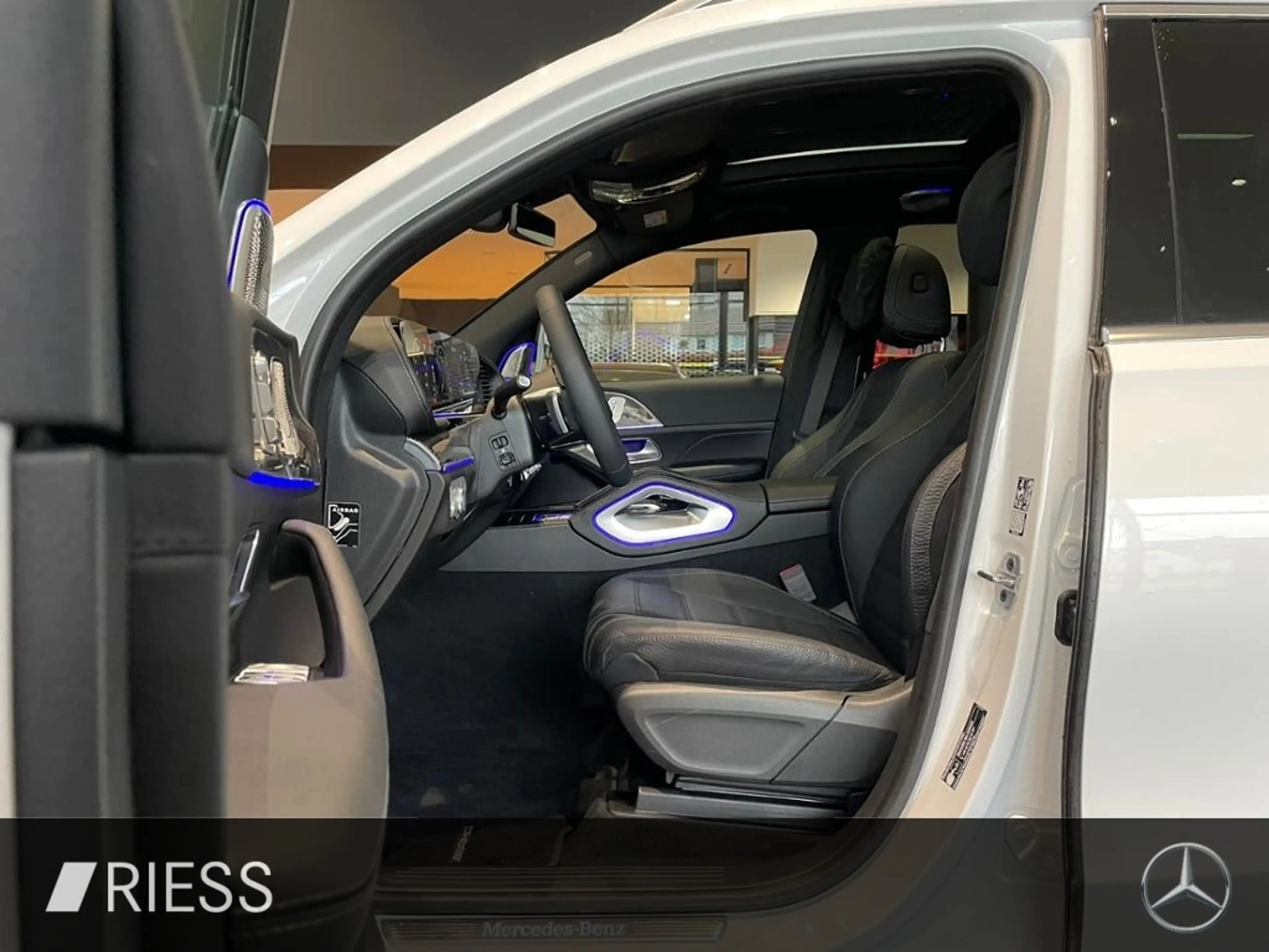 Mercedes-Benz GLS 580 AMG+PANO+HUD+STDHZG+AIRM+KEYL+MULTIBEAM+ — photo 3