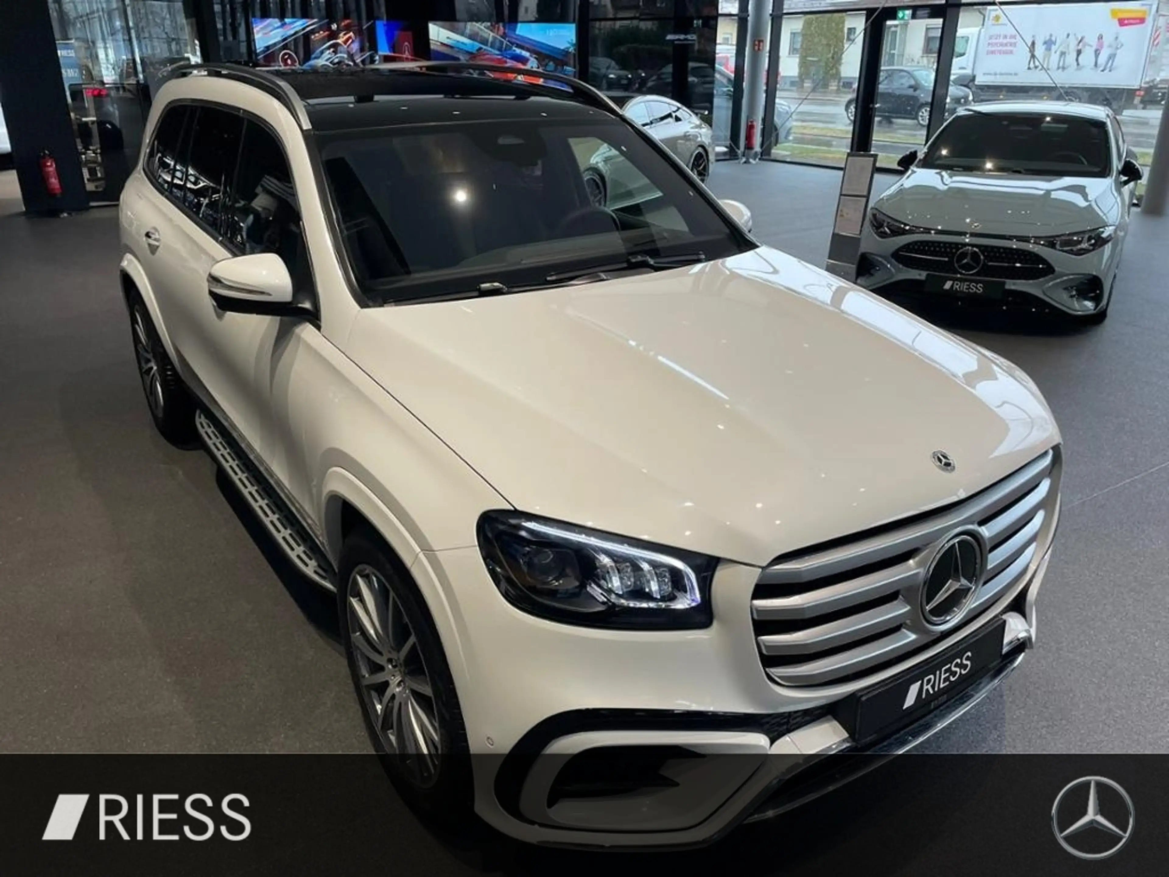 Mercedes-Benz GLS 580 AMG+PANO+HUD+STDHZG+AIRM+KEYL+MULTIBEAM+ — photo 9