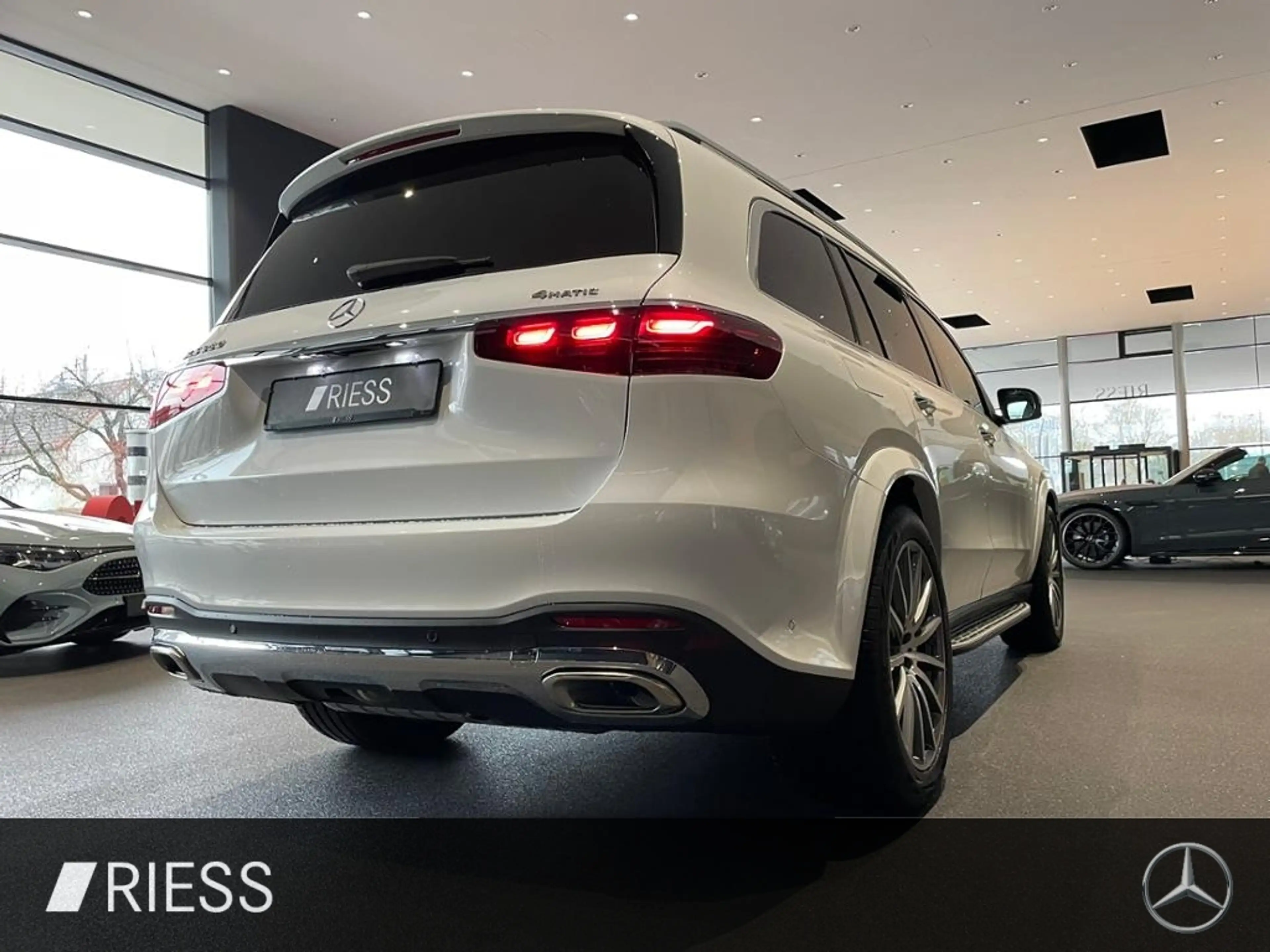 Mercedes-Benz GLS 580 AMG+PANO+HUD+STDHZG+AIRM+KEYL+MULTIBEAM+ — photo 8