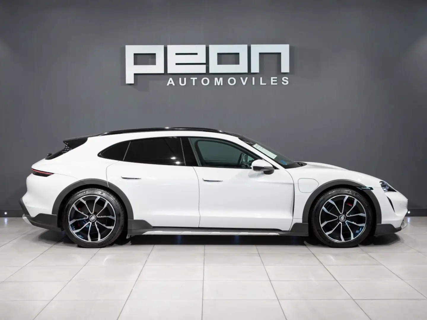 Porsche Taycan 4S Cross Turismo Blanc - 2