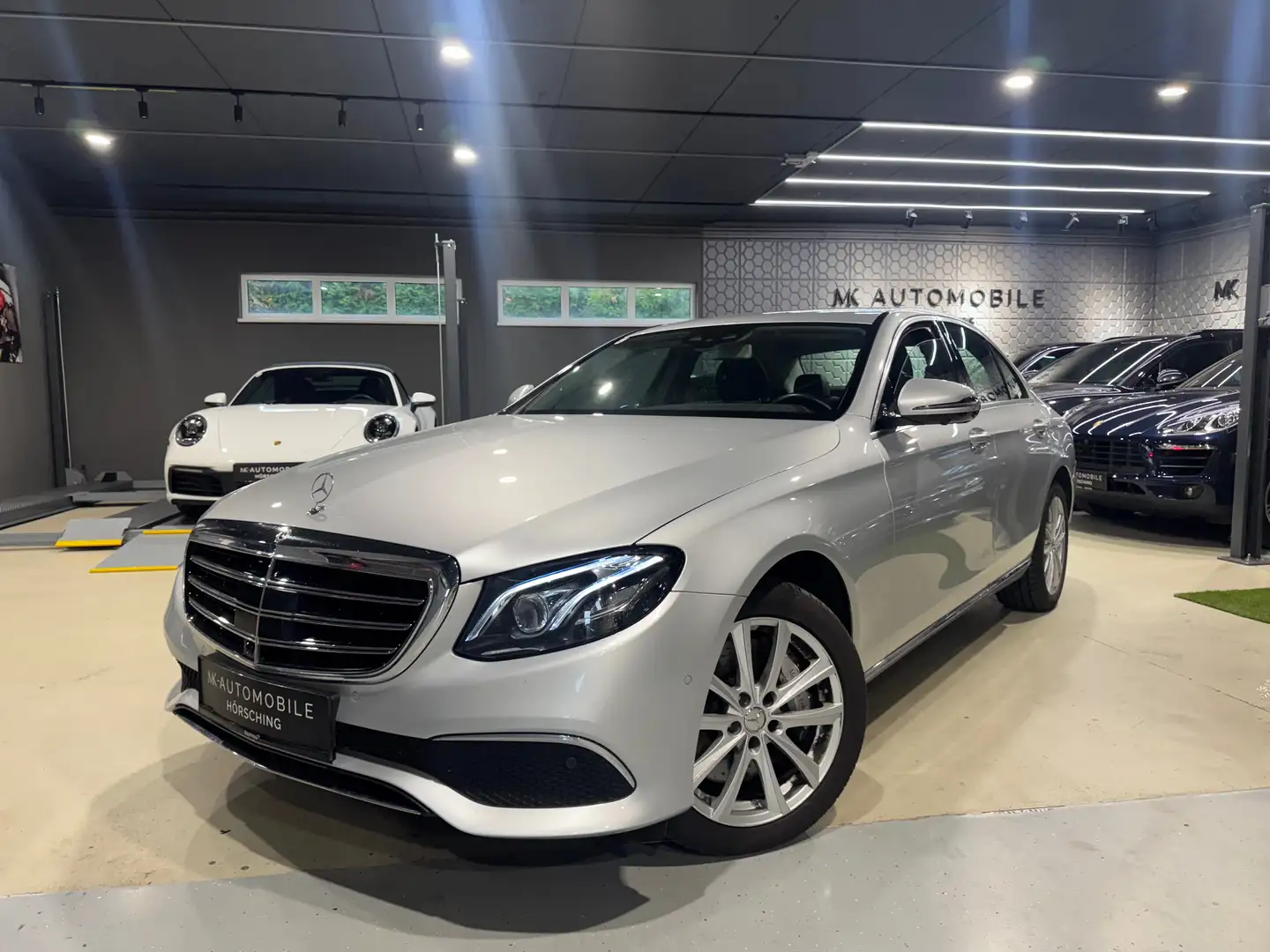 Mercedes-Benz E 350 E 350 d 4Matic MULTIBEAM*HUD*TWA*360*CAM*AHK*WIDE Grau - 1