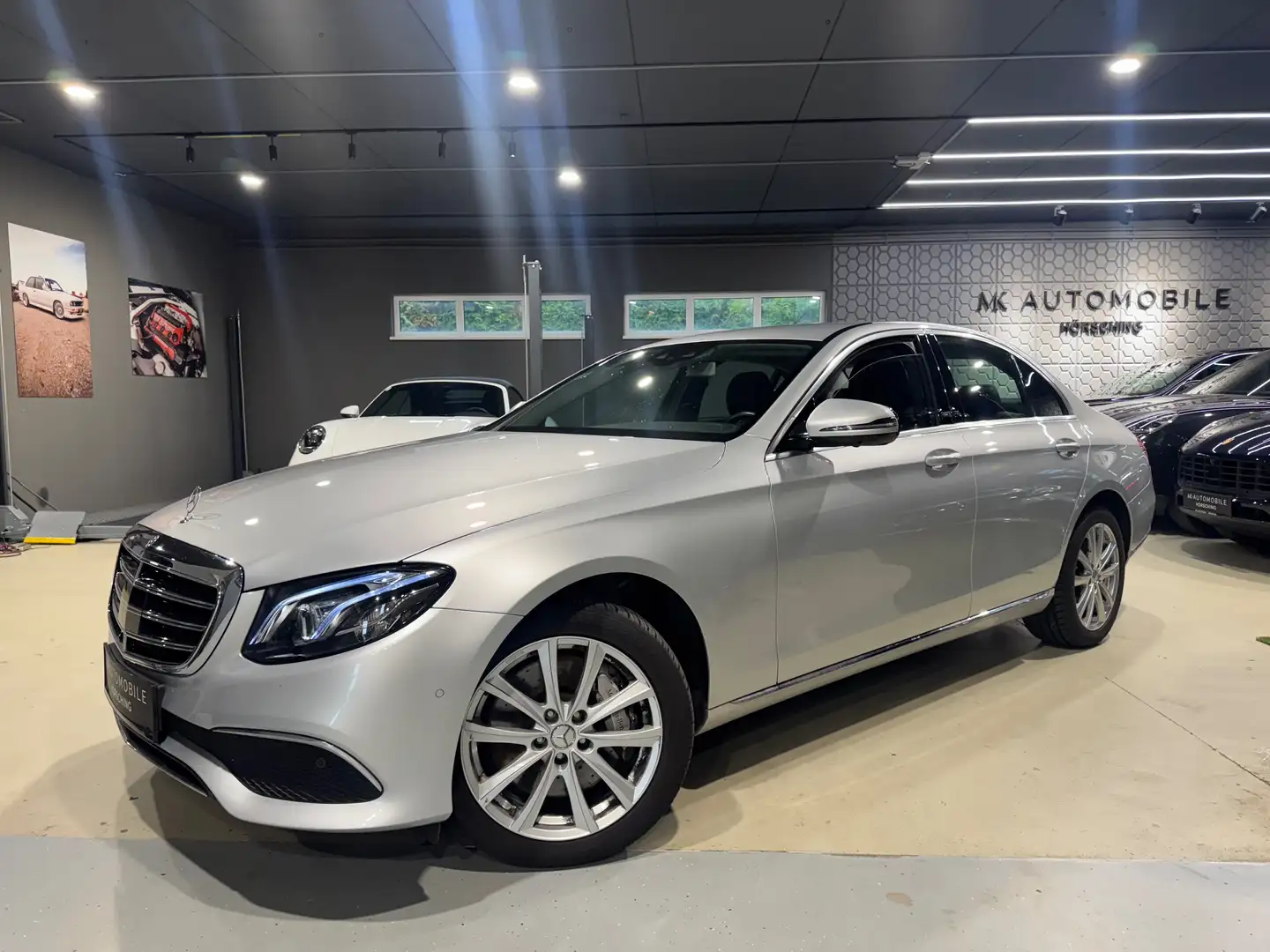 Mercedes-Benz E 350 E 350 d 4Matic MULTIBEAM*HUD*TWA*360*CAM*AHK*WIDE Grau - 2