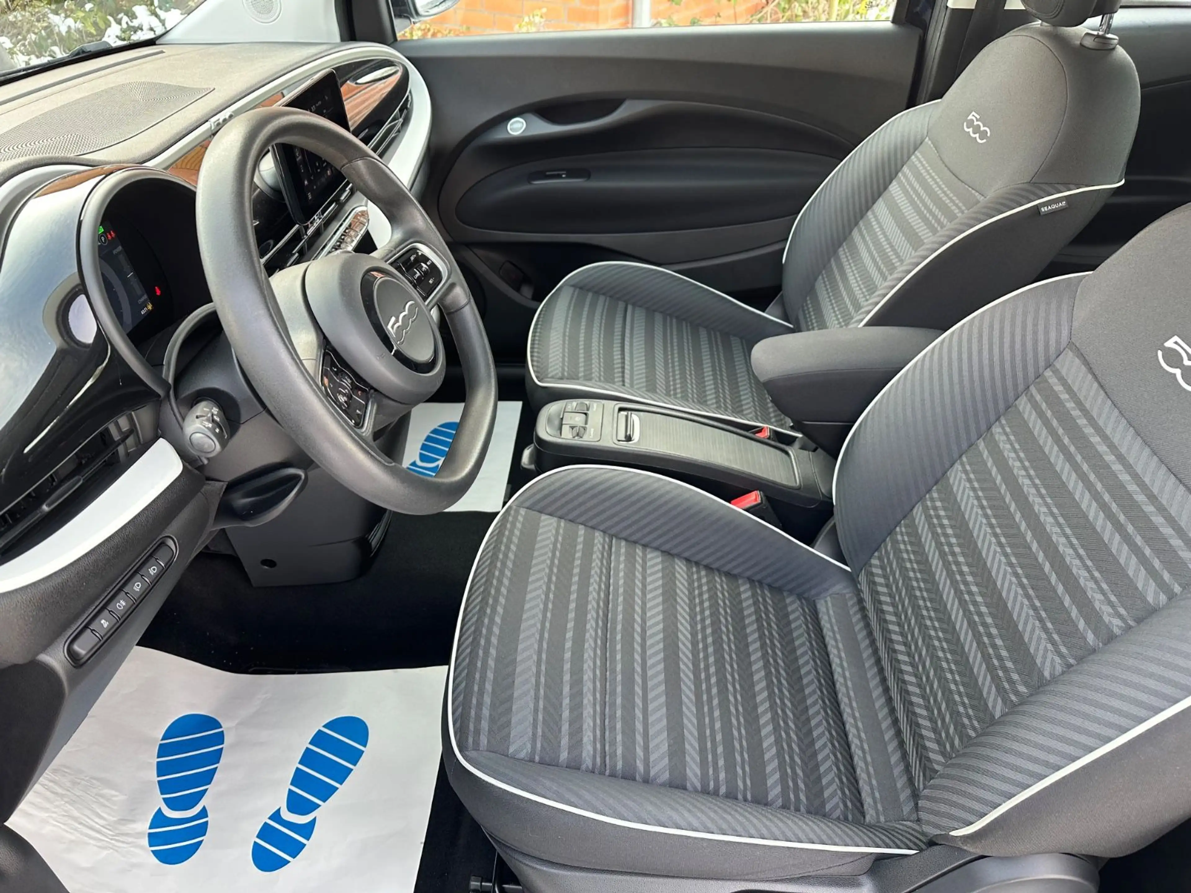 Fiat 500e Action/SHZ/KLIMA/TEMP/VIRTUAL/APPLE+ANDROID — photo 10