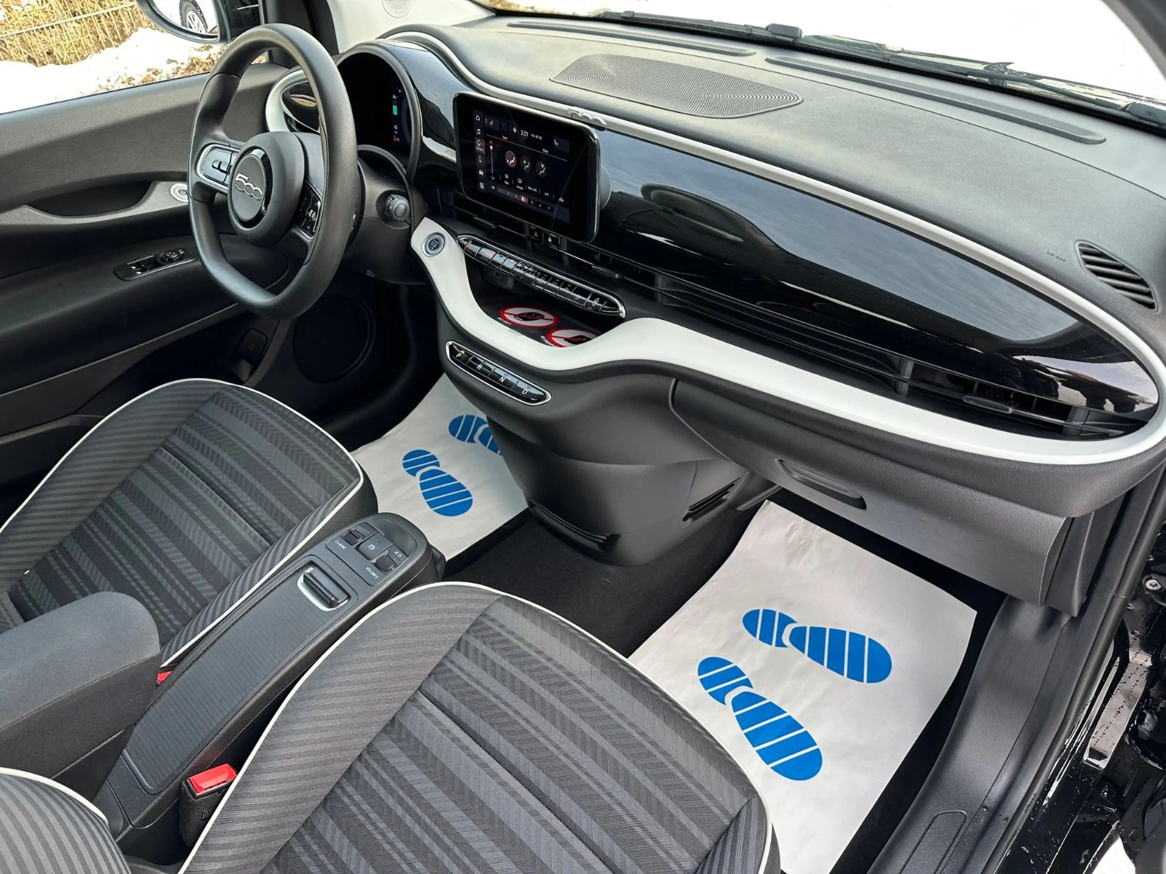 Fiat 500e Action/SHZ/KLIMA/TEMP/VIRTUAL/APPLE+ANDROID — photo 12