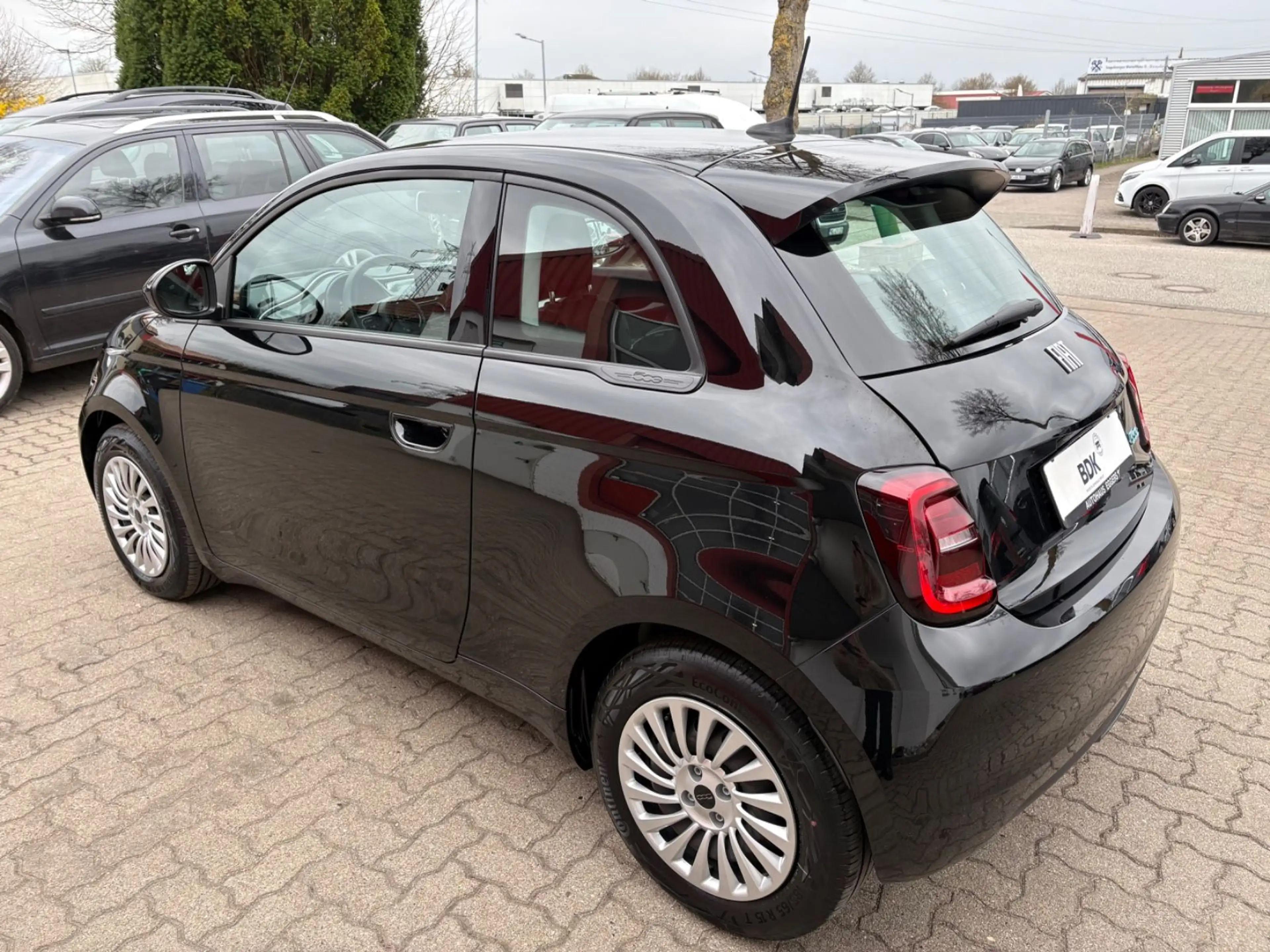 Fiat 500e Action/SHZ/KLIMA/TEMP/VIRTUAL/APPLE+ANDROID — photo 7