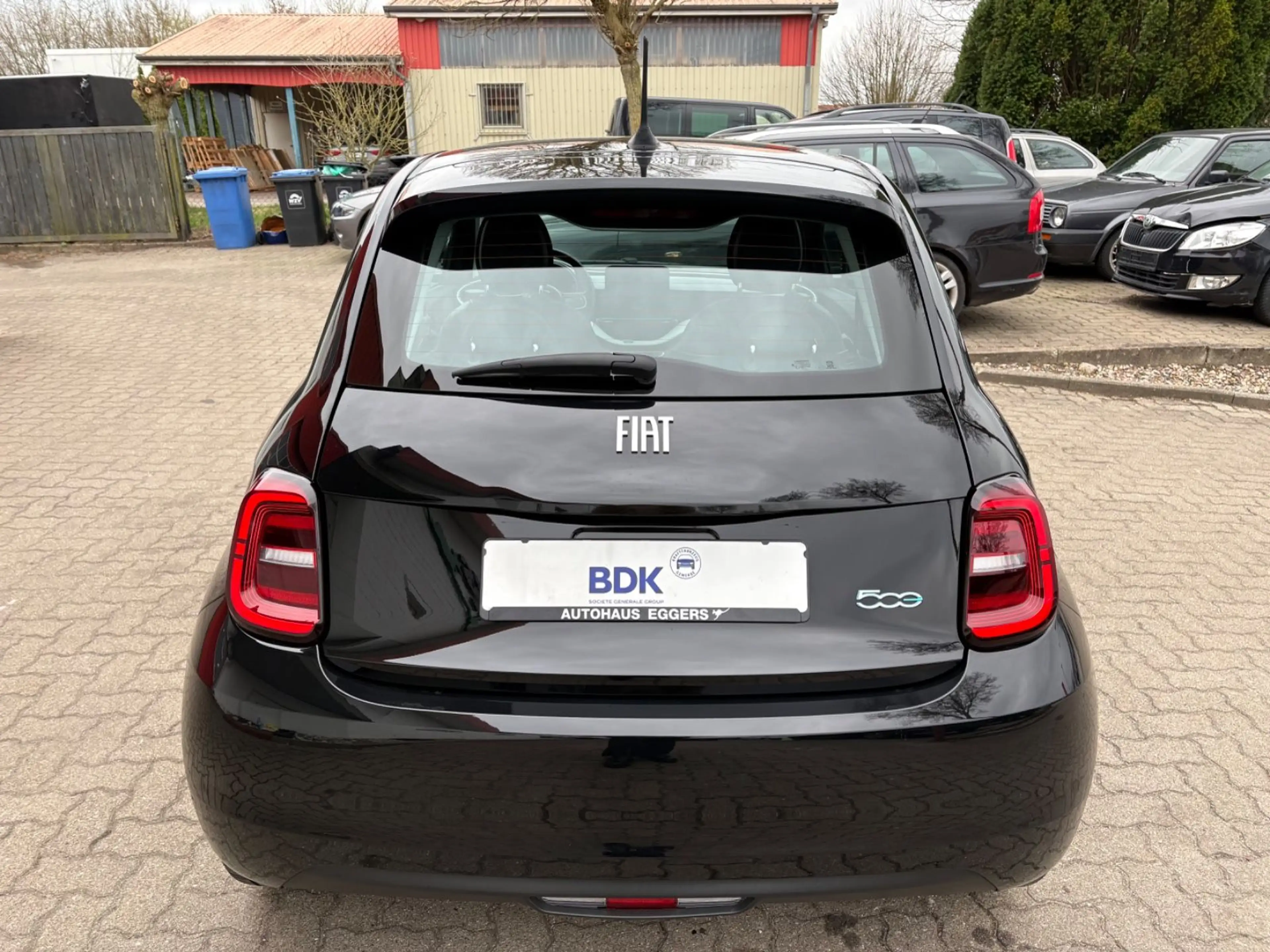 Fiat 500e Action/SHZ/KLIMA/TEMP/VIRTUAL/APPLE+ANDROID — photo 6