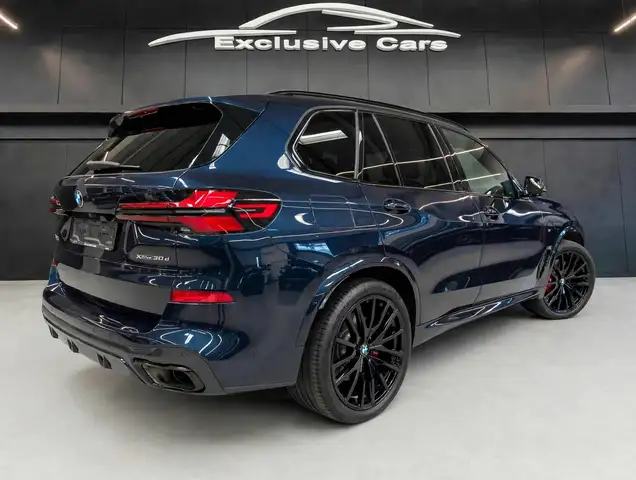 BMW X5 view 6