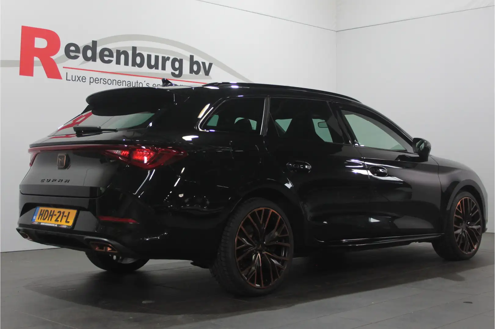 CUPRA Leon Sportstourer 1.4 e-Hybrid VZ Copper Edition - Pano Zwart - 2