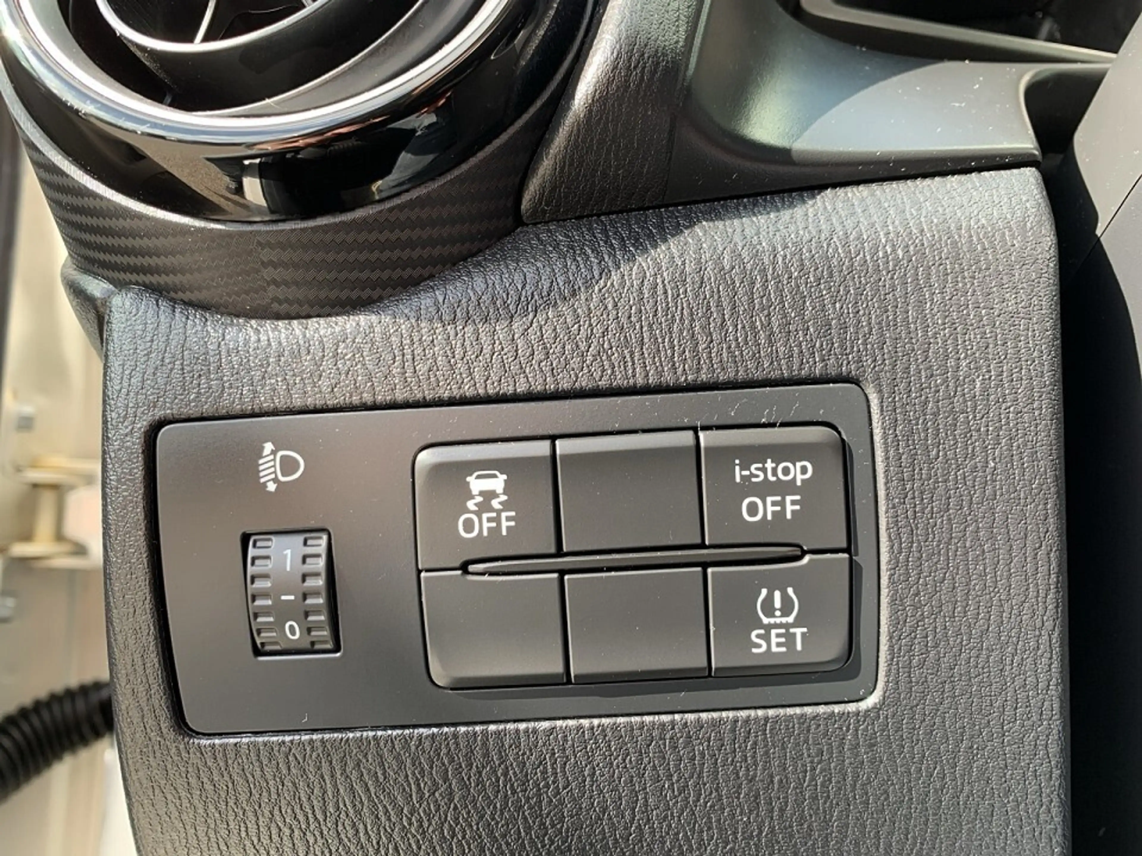 Mazda 2 Mazda2 G75 Challenge — photo 12