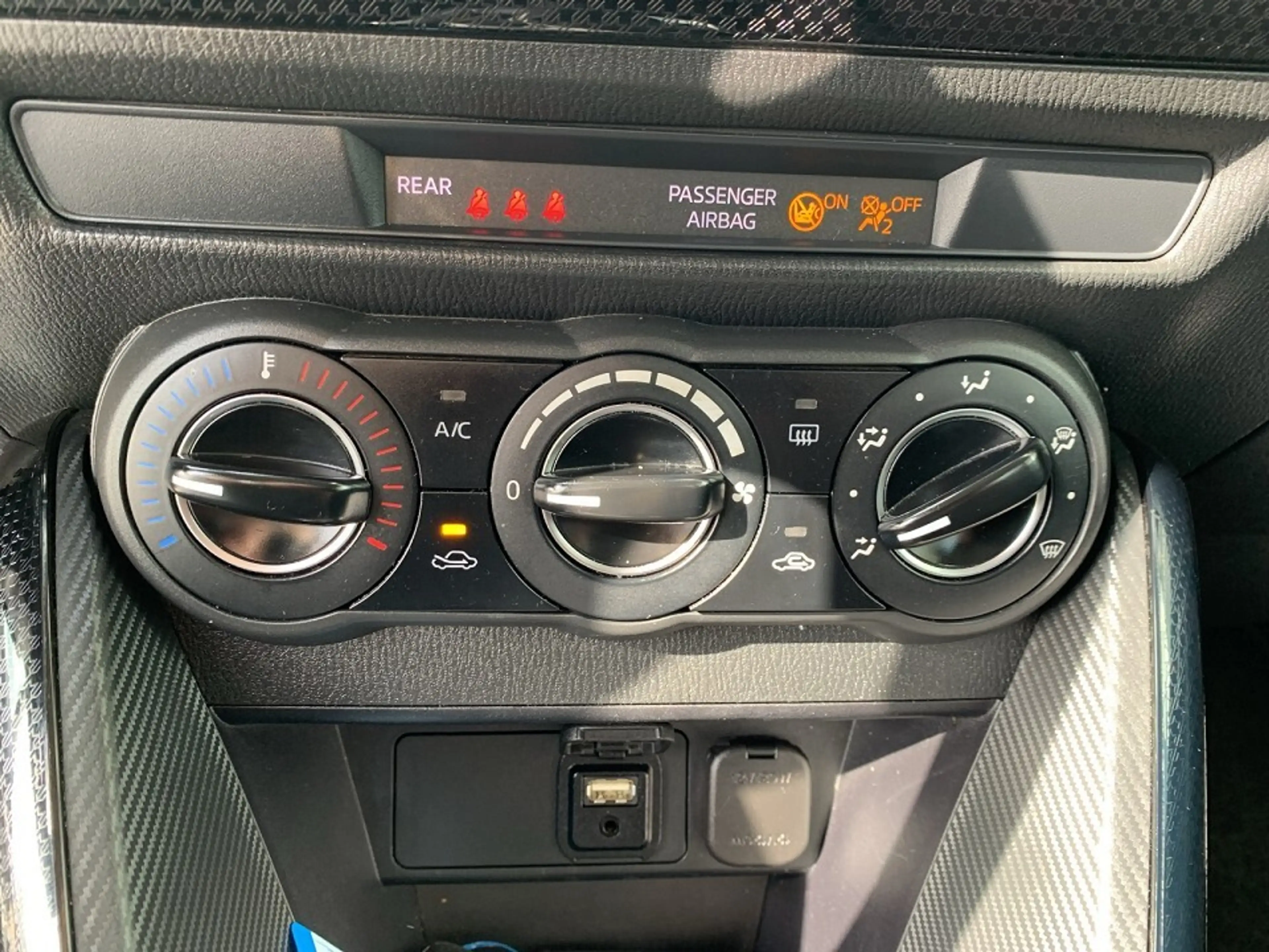 Mazda 2 Mazda2 G75 Challenge — photo 13