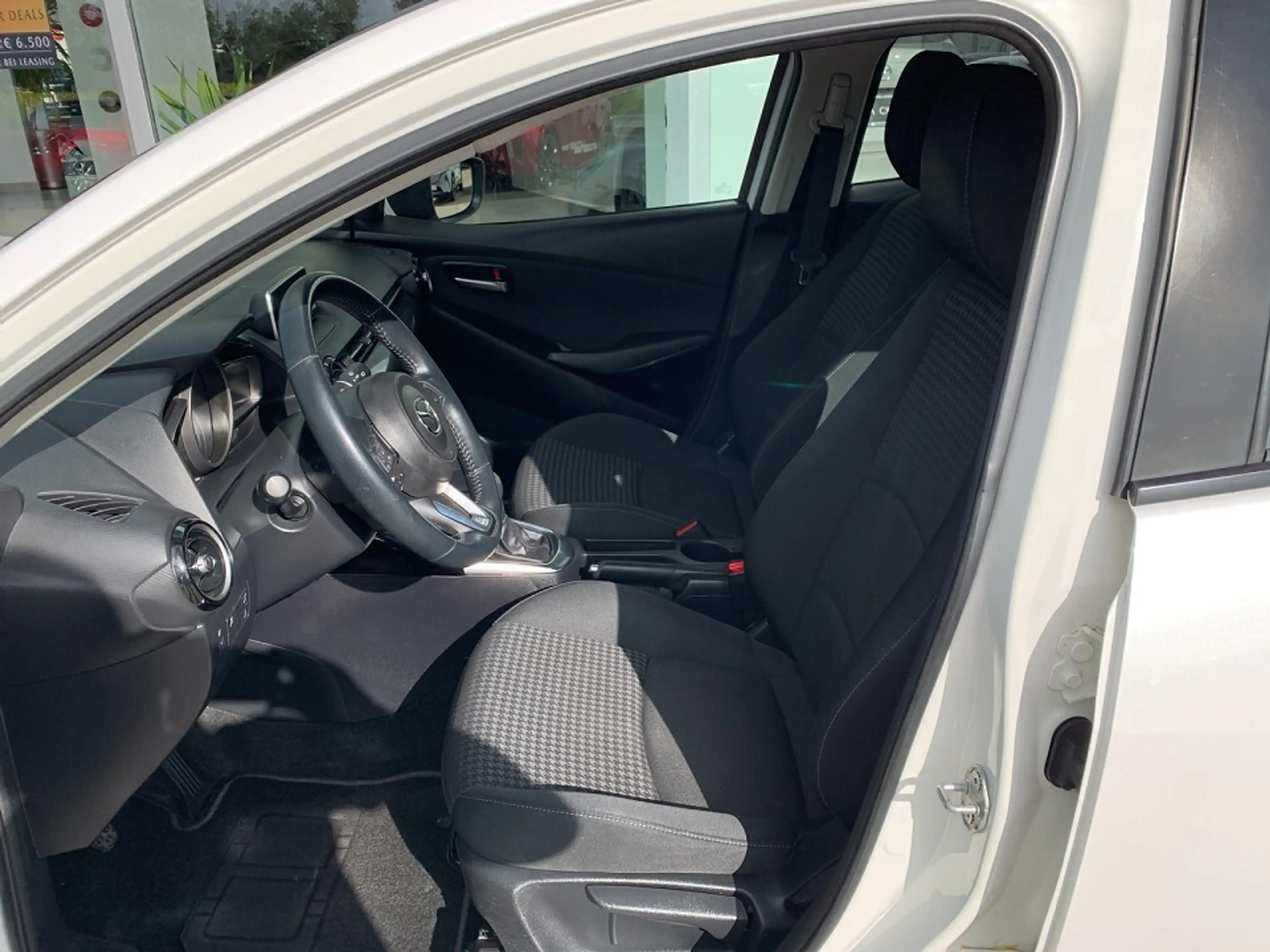 Mazda 2 Mazda2 G75 Challenge — photo 8