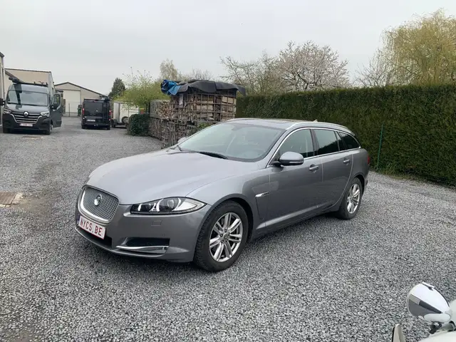 Jaguar XF Sportbrake 2.2D 200cv Luxe Premium-Parfait état