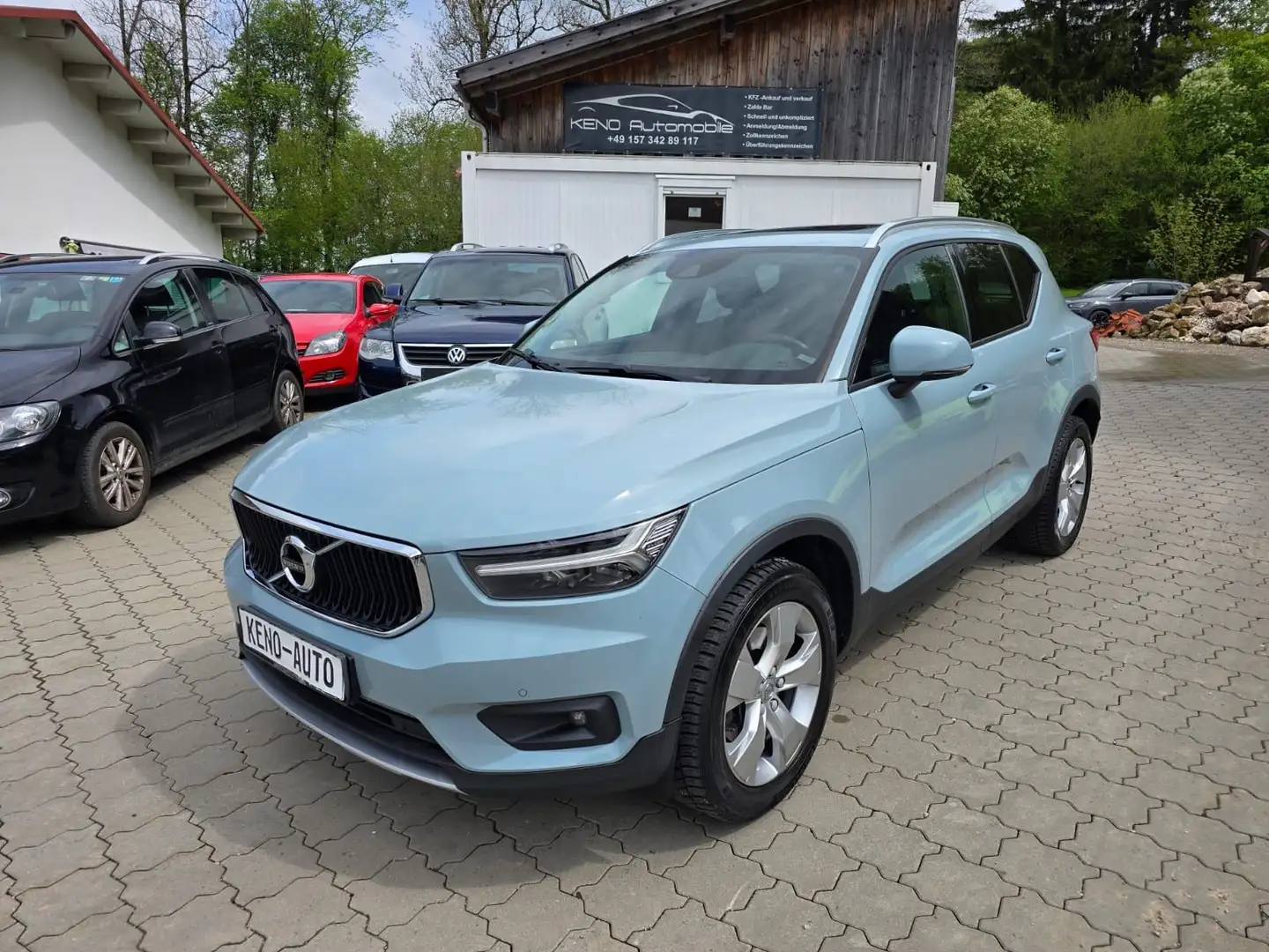 Volvo XC40 Momentum AWD Bleu - 1