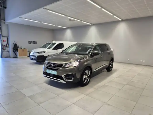 Peugeot 5008 2 1.2 PureTech 96kW S&S Allure