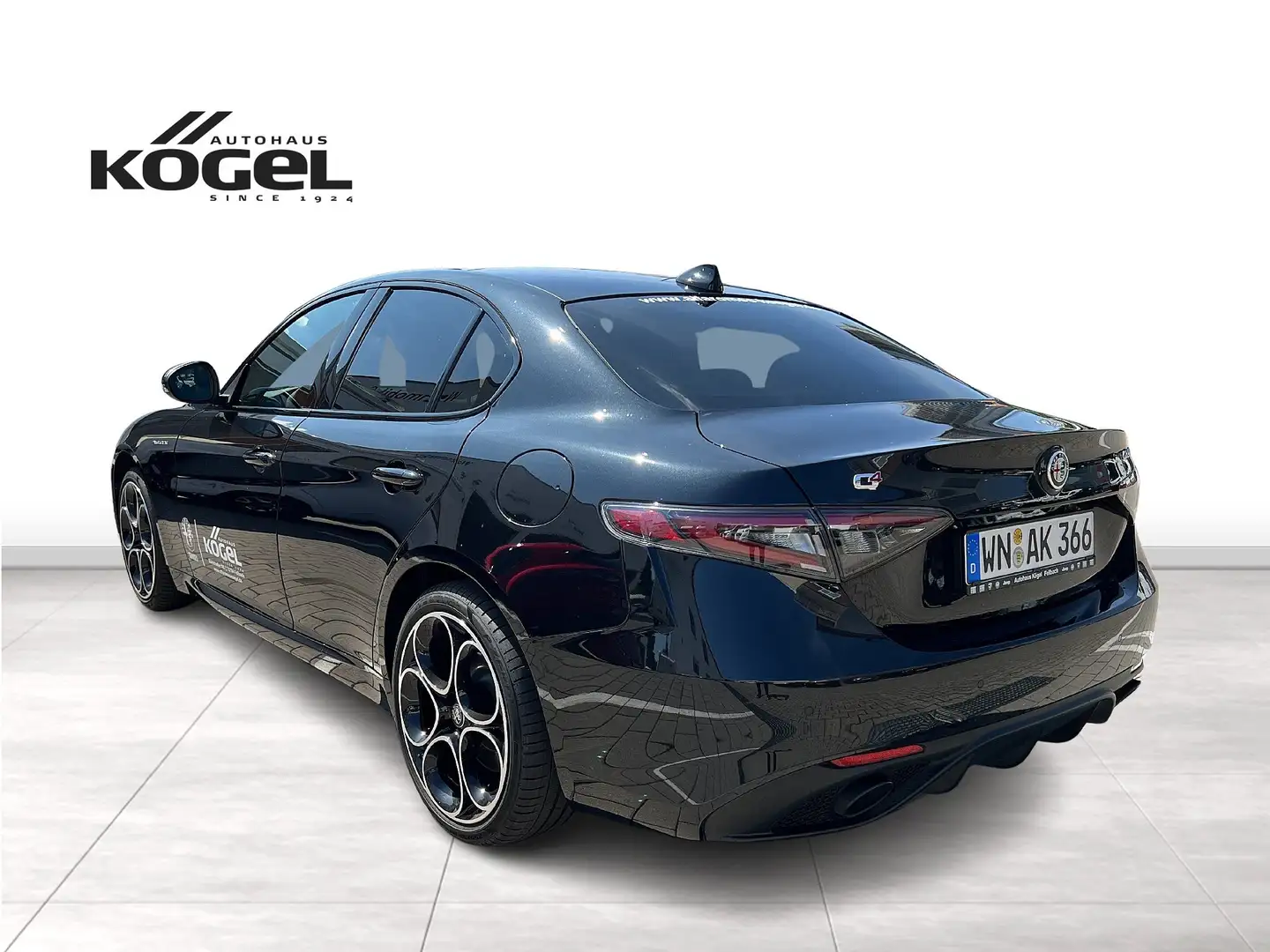 Alfa Romeo Giulia Veloce 2.0 Turbo 280 PS AT8 - Q4 Siyah - 2