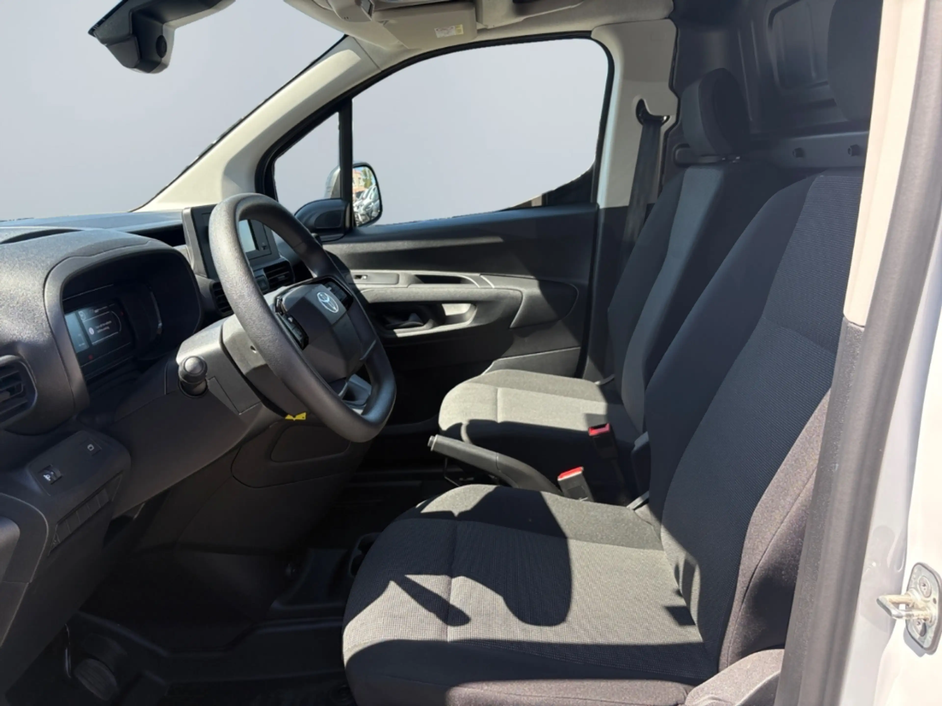 Toyota Proace City 1.5 D-4D L1 Duty *LED*PDC*Bluetooth* — photo 9