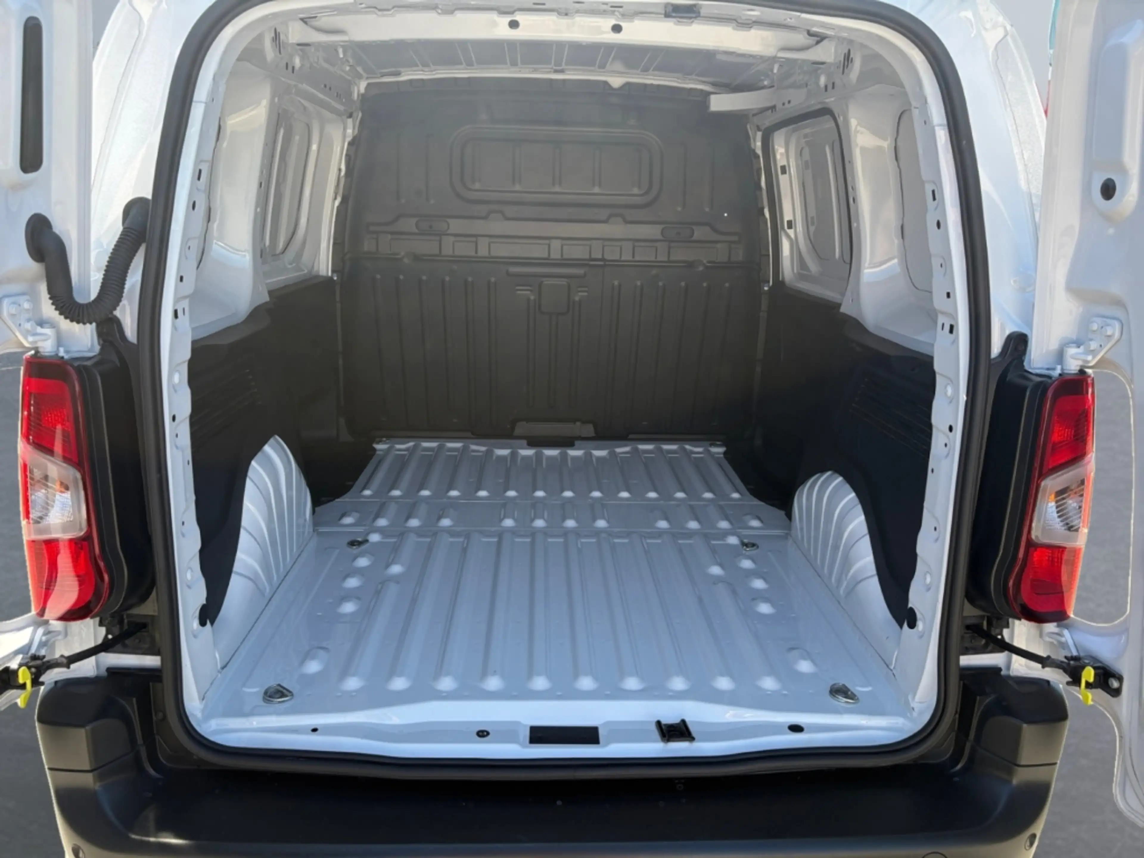 Toyota Proace City 1.5 D-4D L1 Duty *LED*PDC*Bluetooth* — photo 15