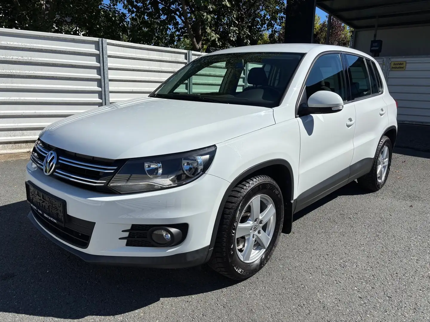 Volkswagen Tiguan 1,4 TSI Trend Weiß - 1